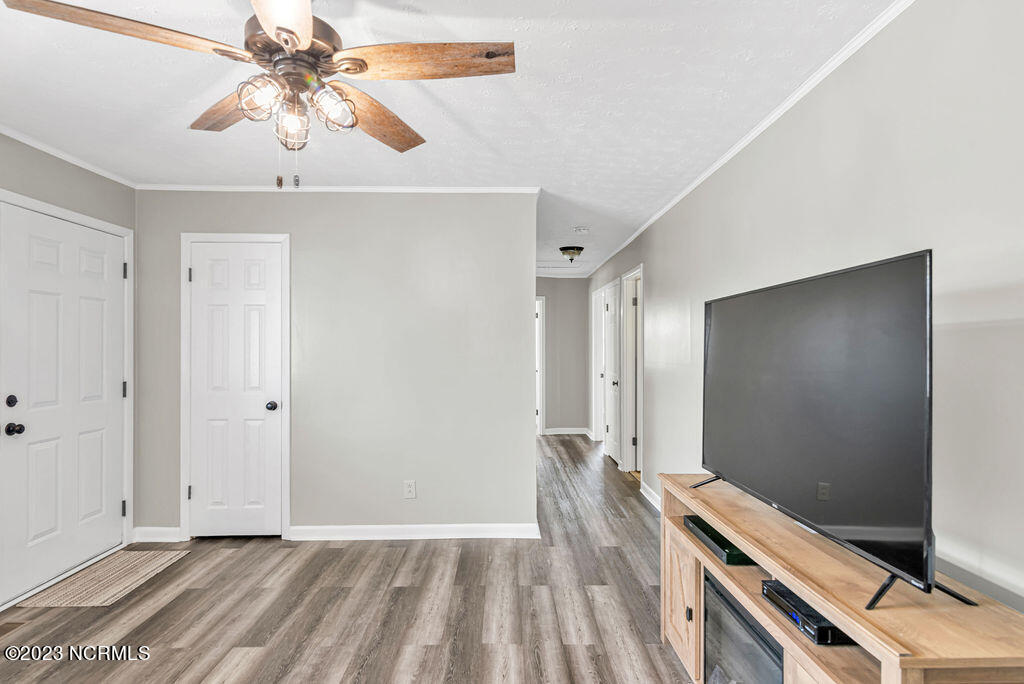 100550448 | Photo 16