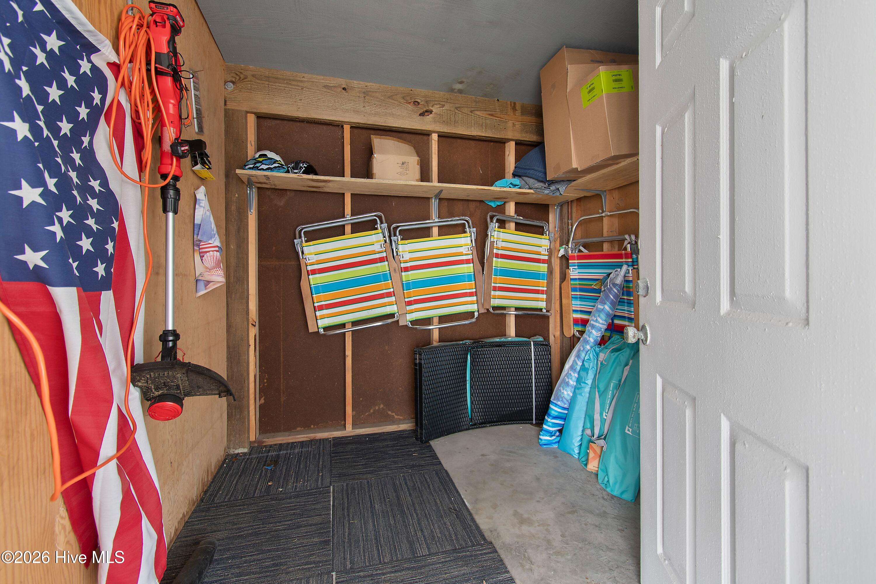 100561572 | Photo 40