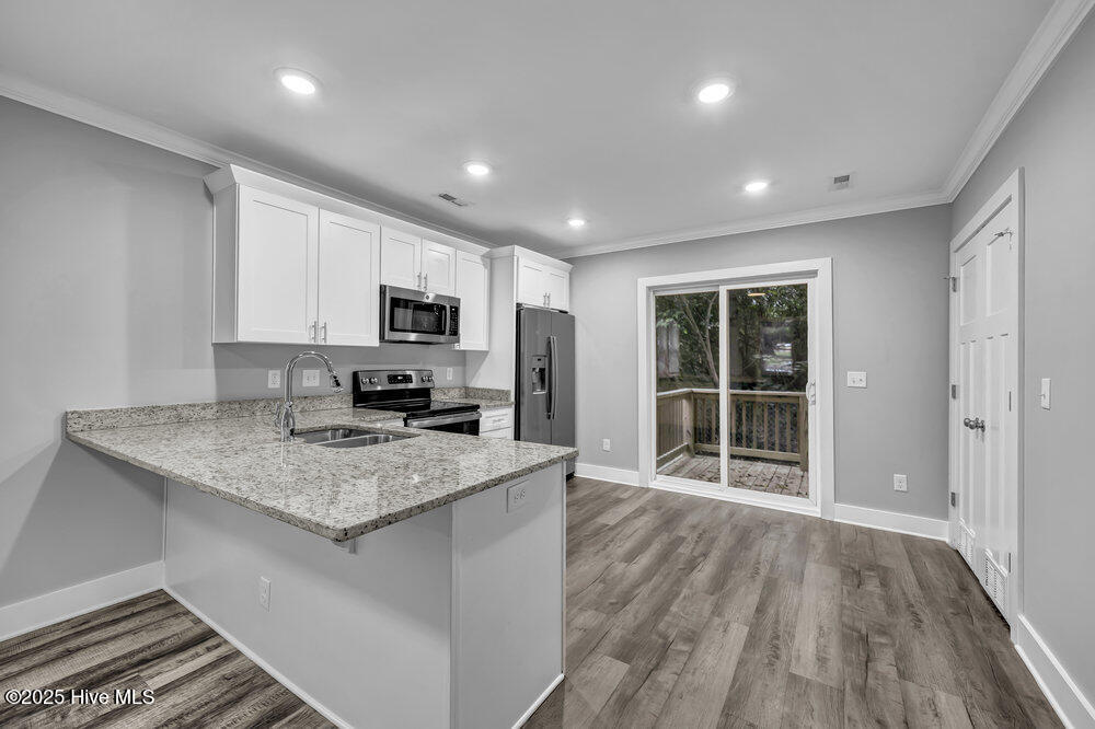 100525304 | Photo 11