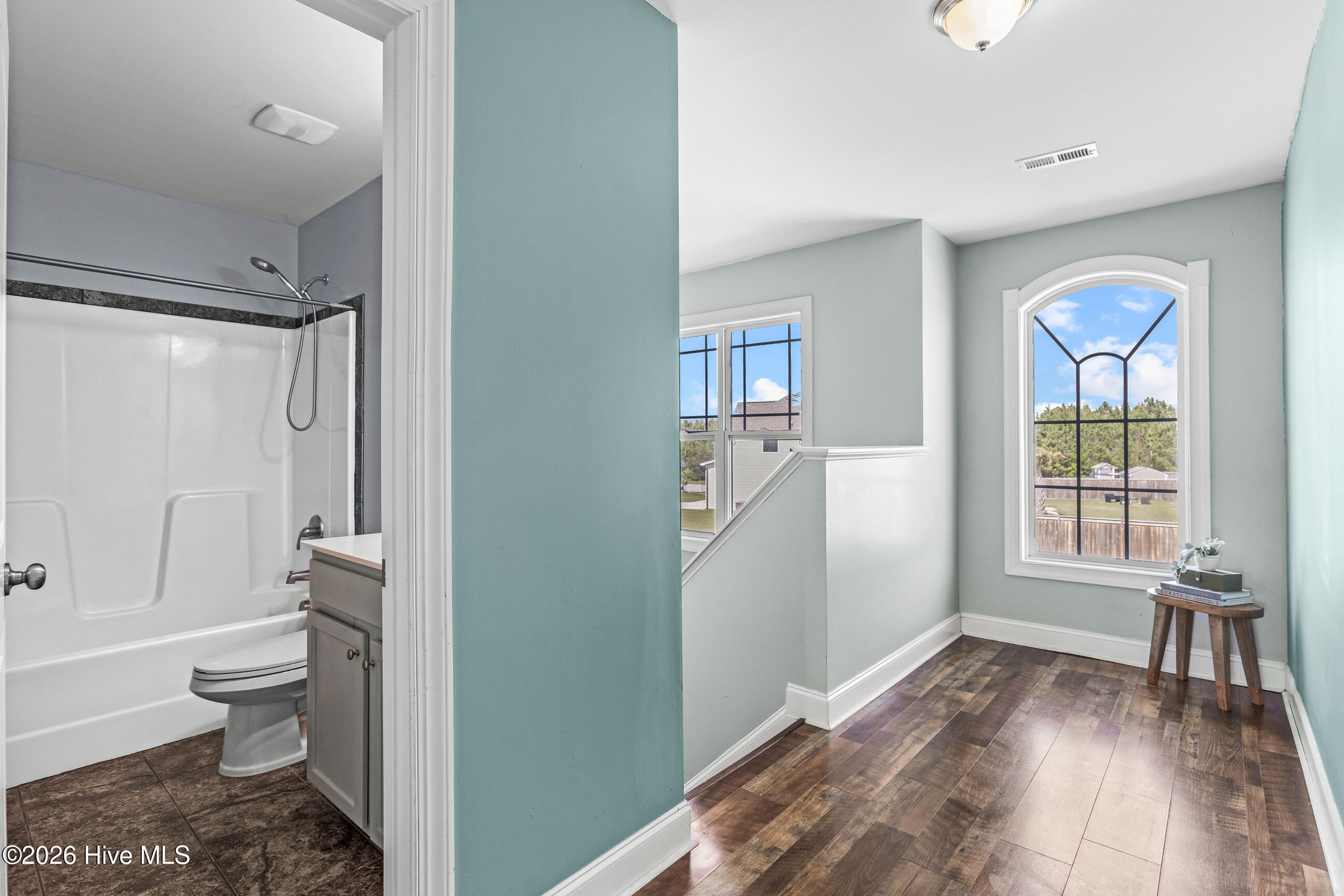 100567731 | Photo 29