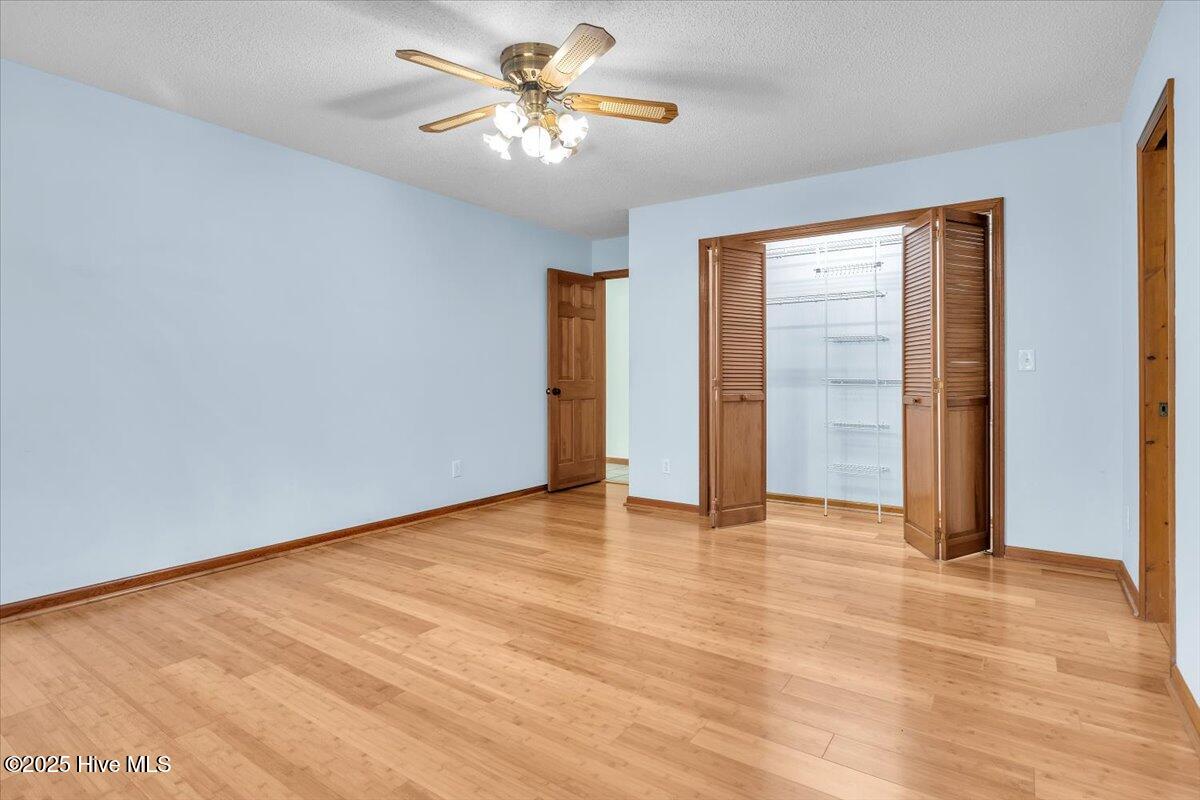 100568309 | Photo 53