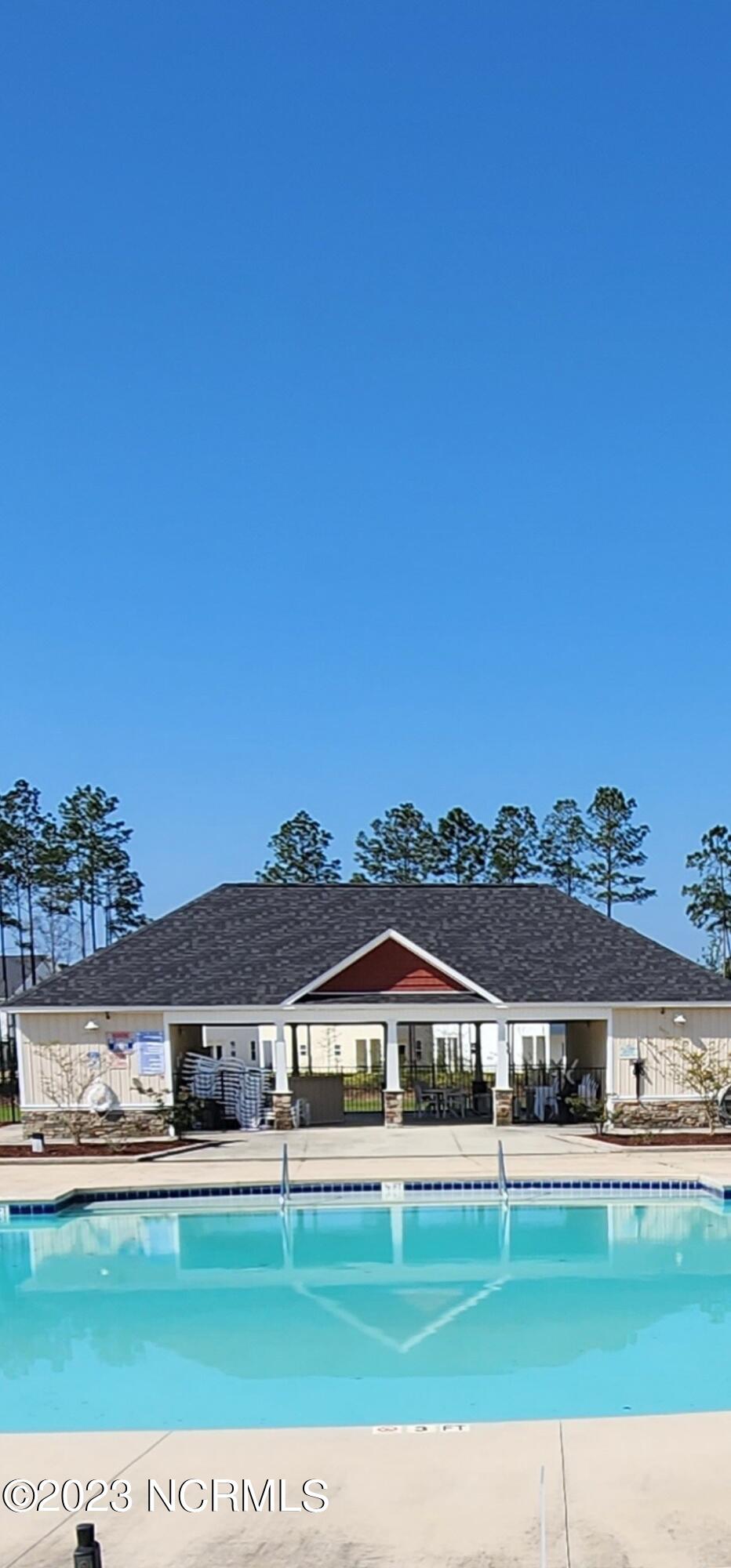 100524735 | Photo 32