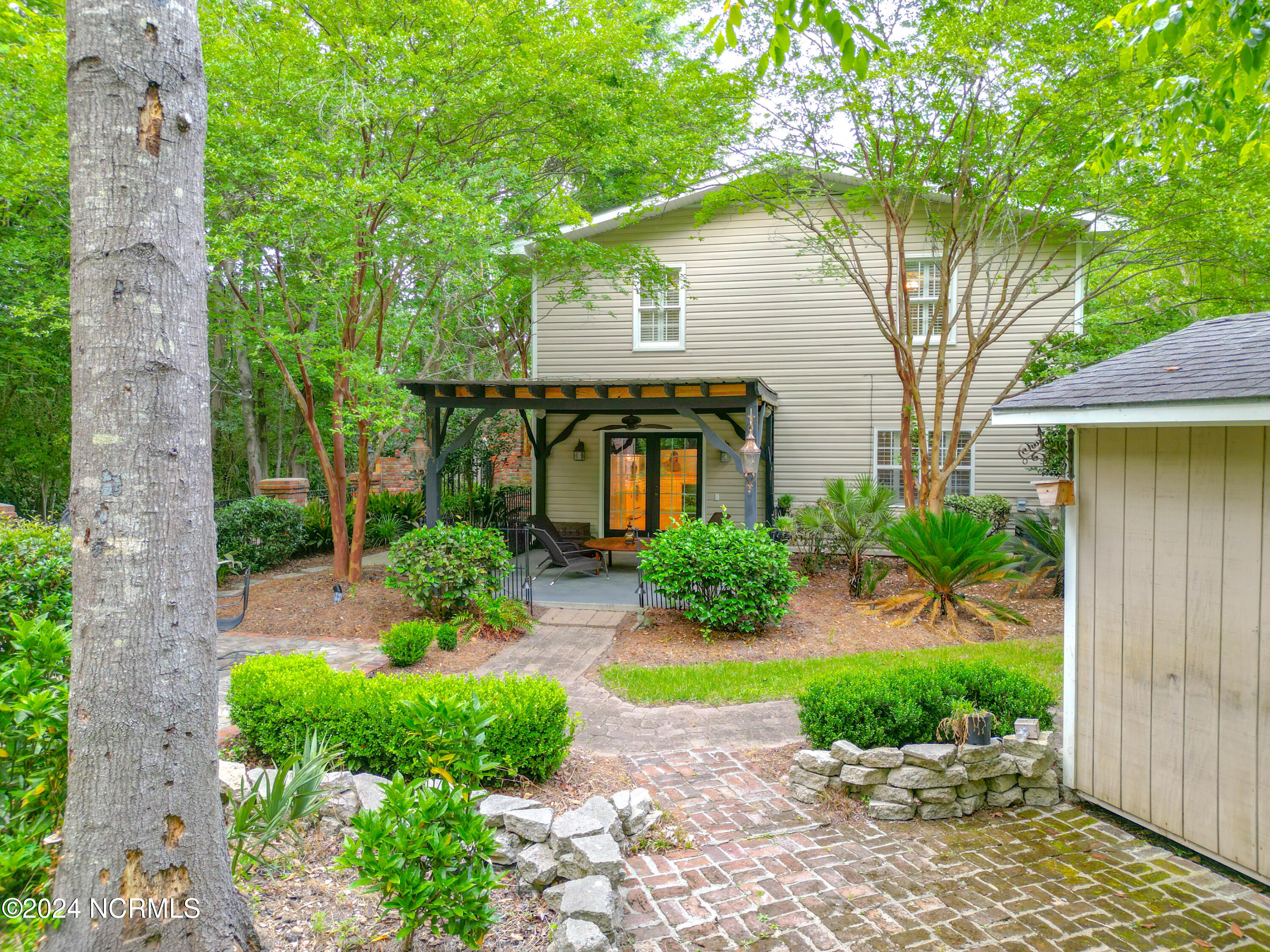 100558799 | Photo 58