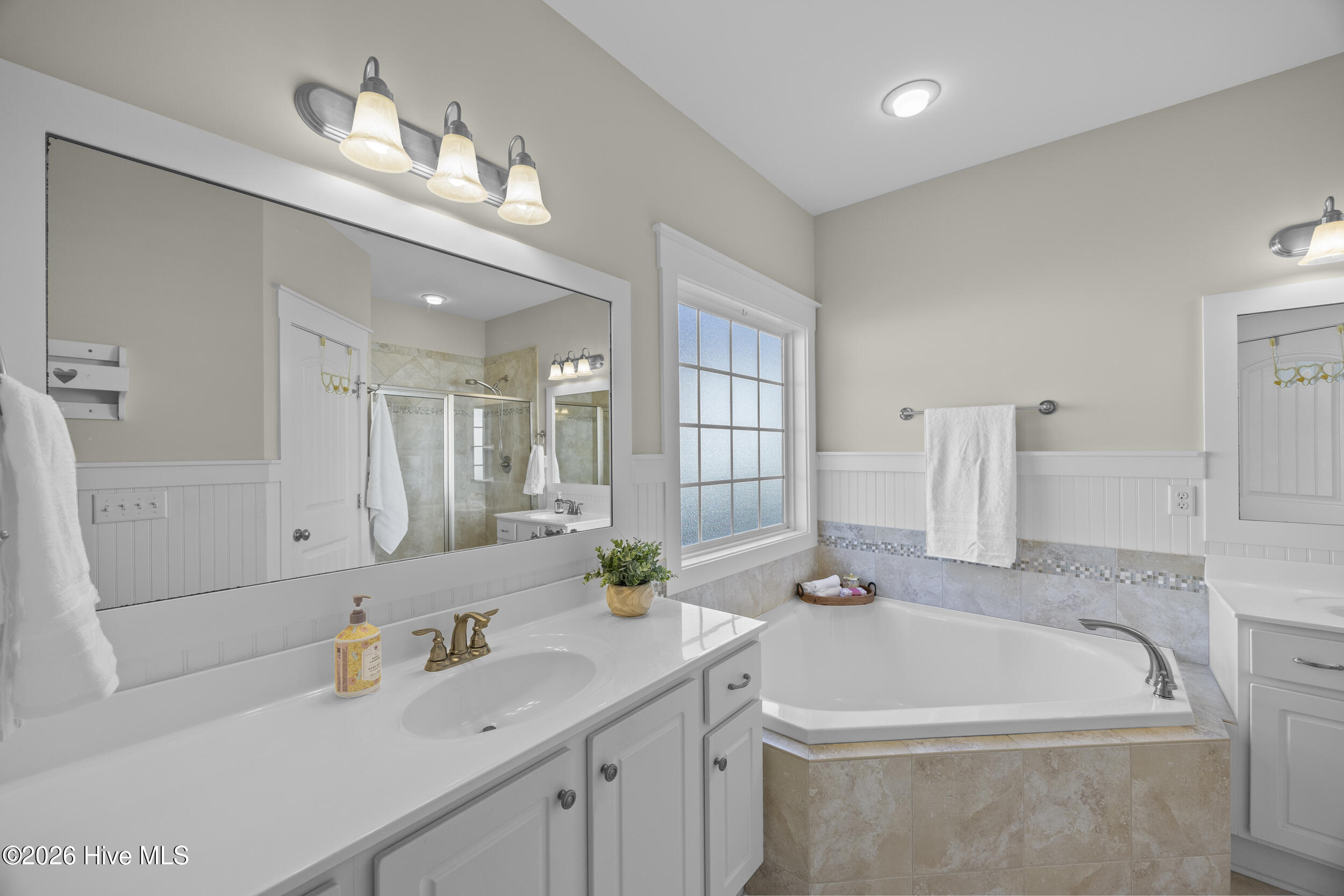 100567413 | Photo 13