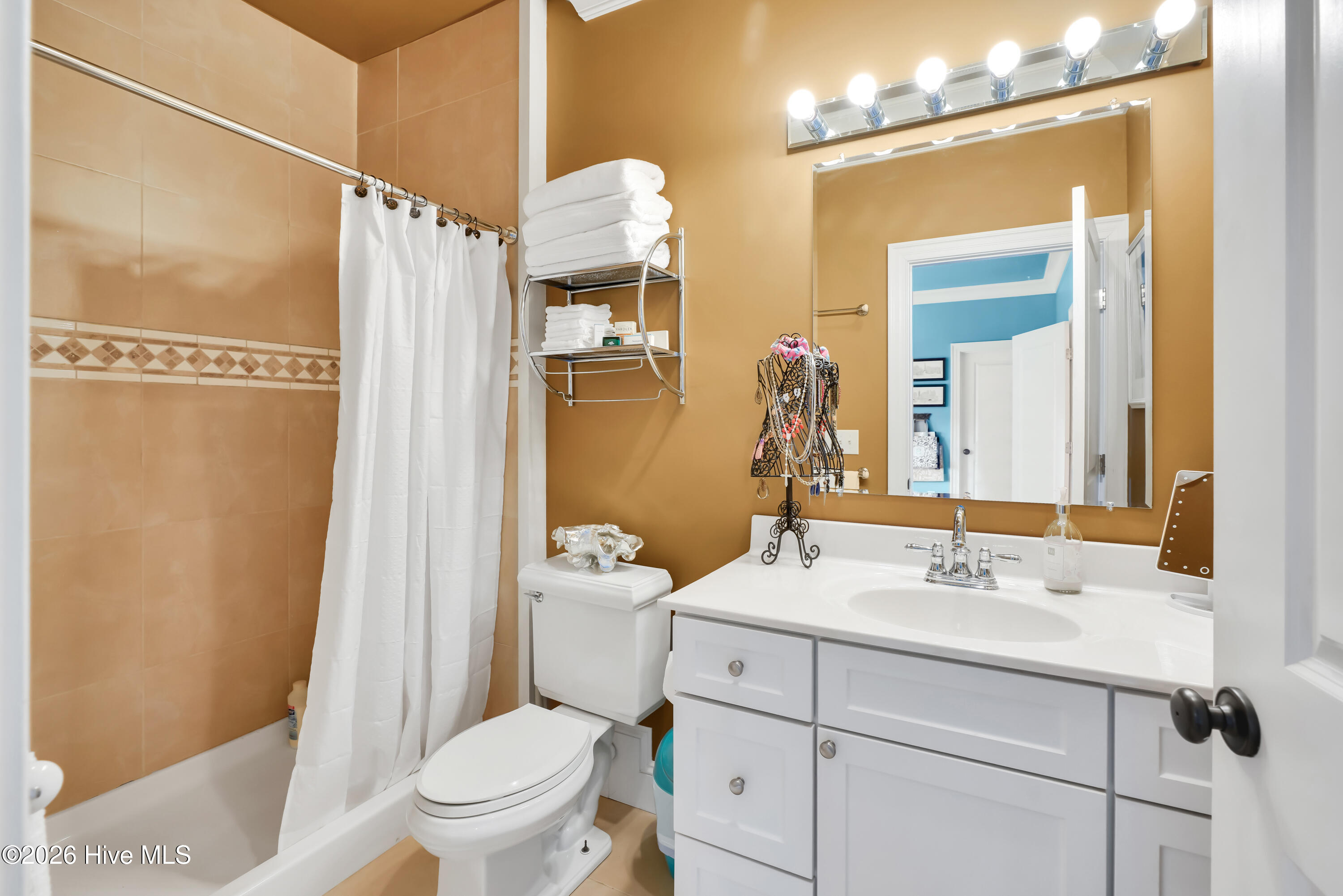 100564861 | Photo 18