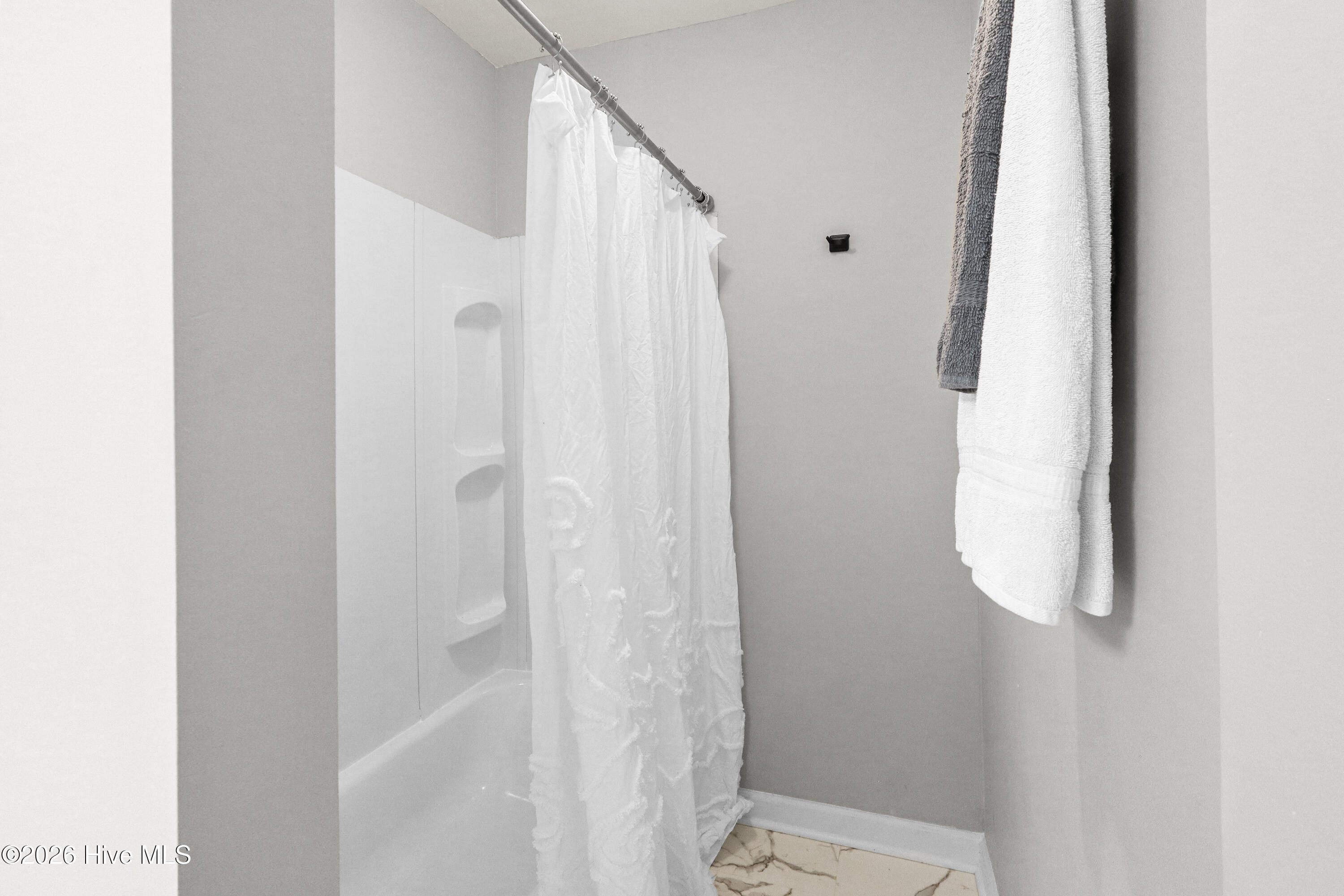 100569517 | Photo 23