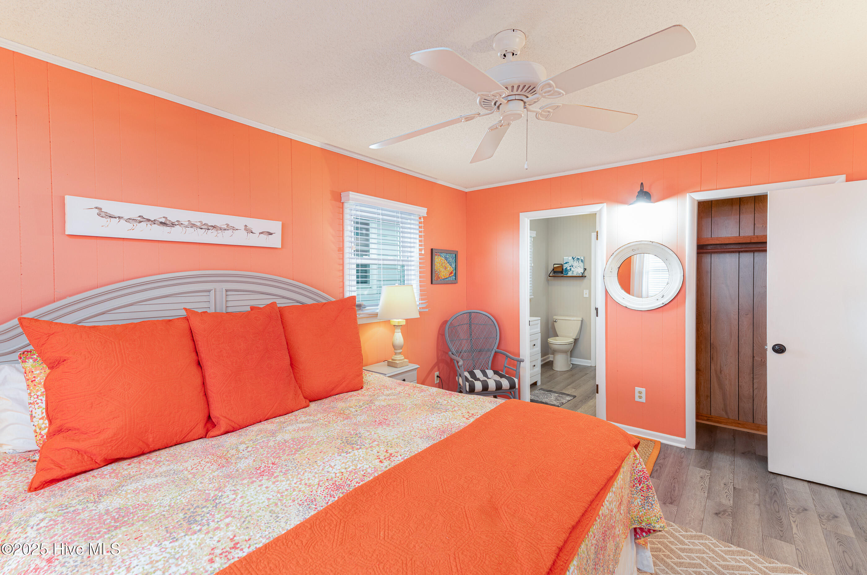 100557462 | Photo 33