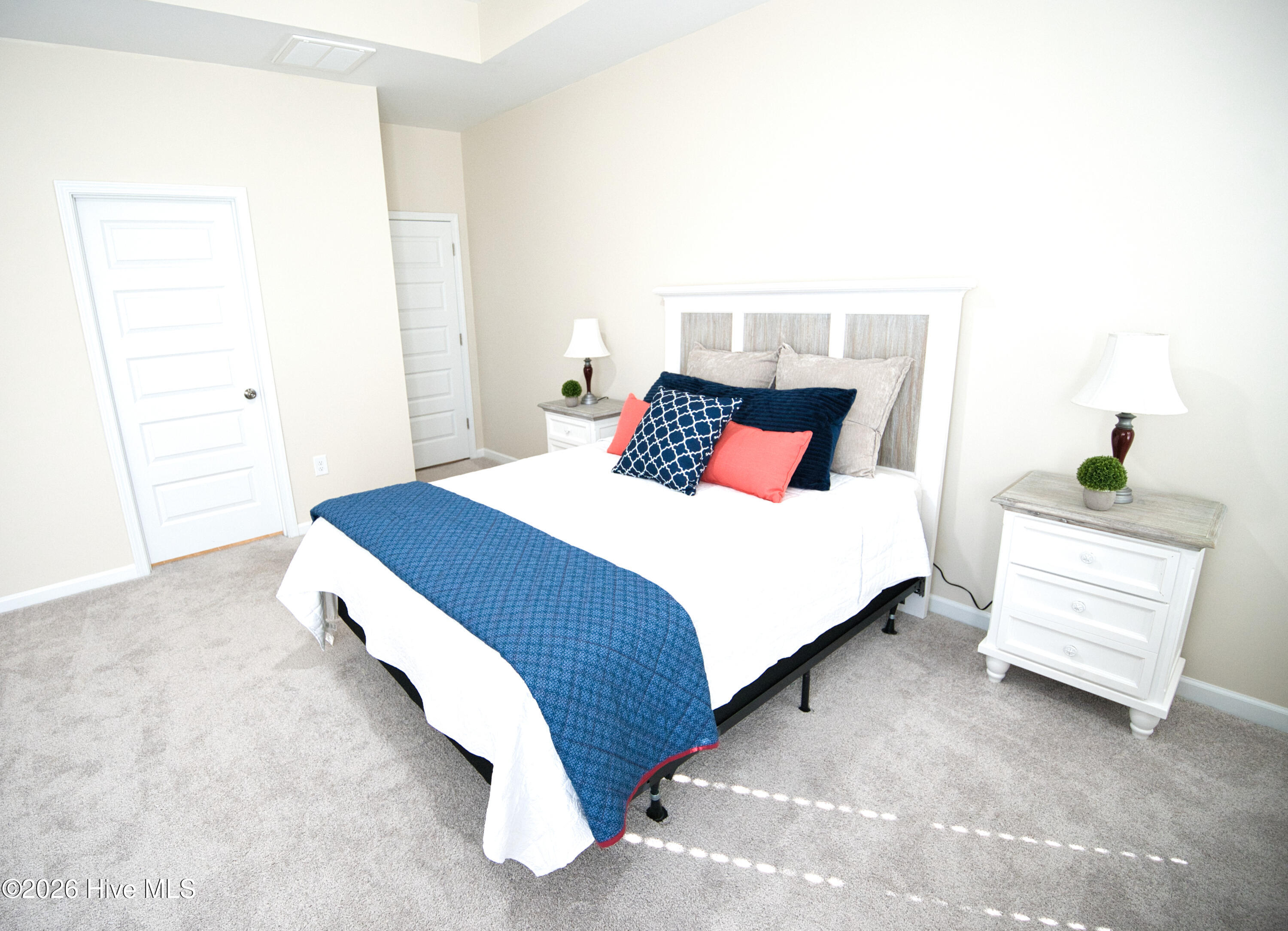 100559386 | Photo 29