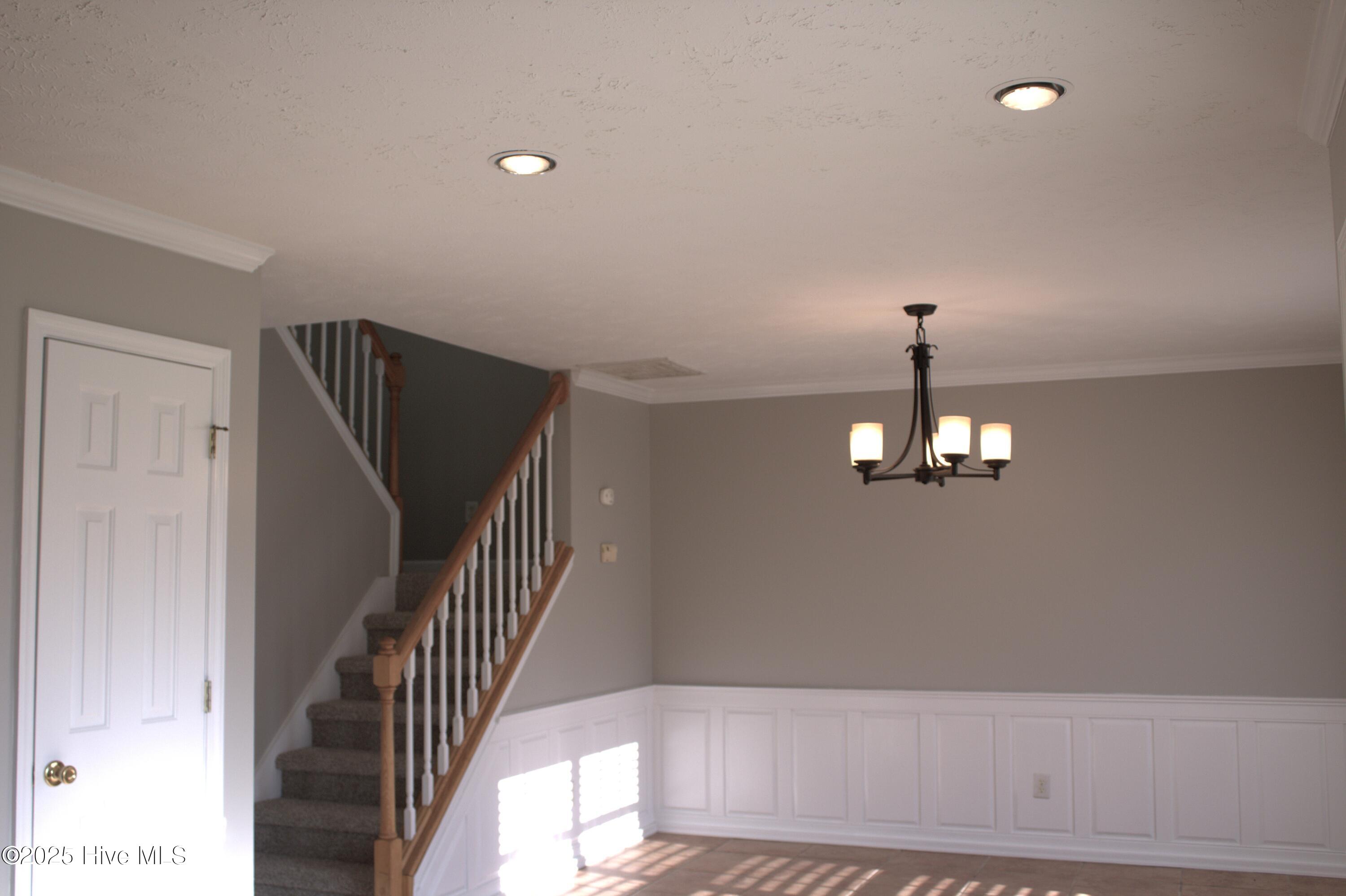 100520140 | Photo 16