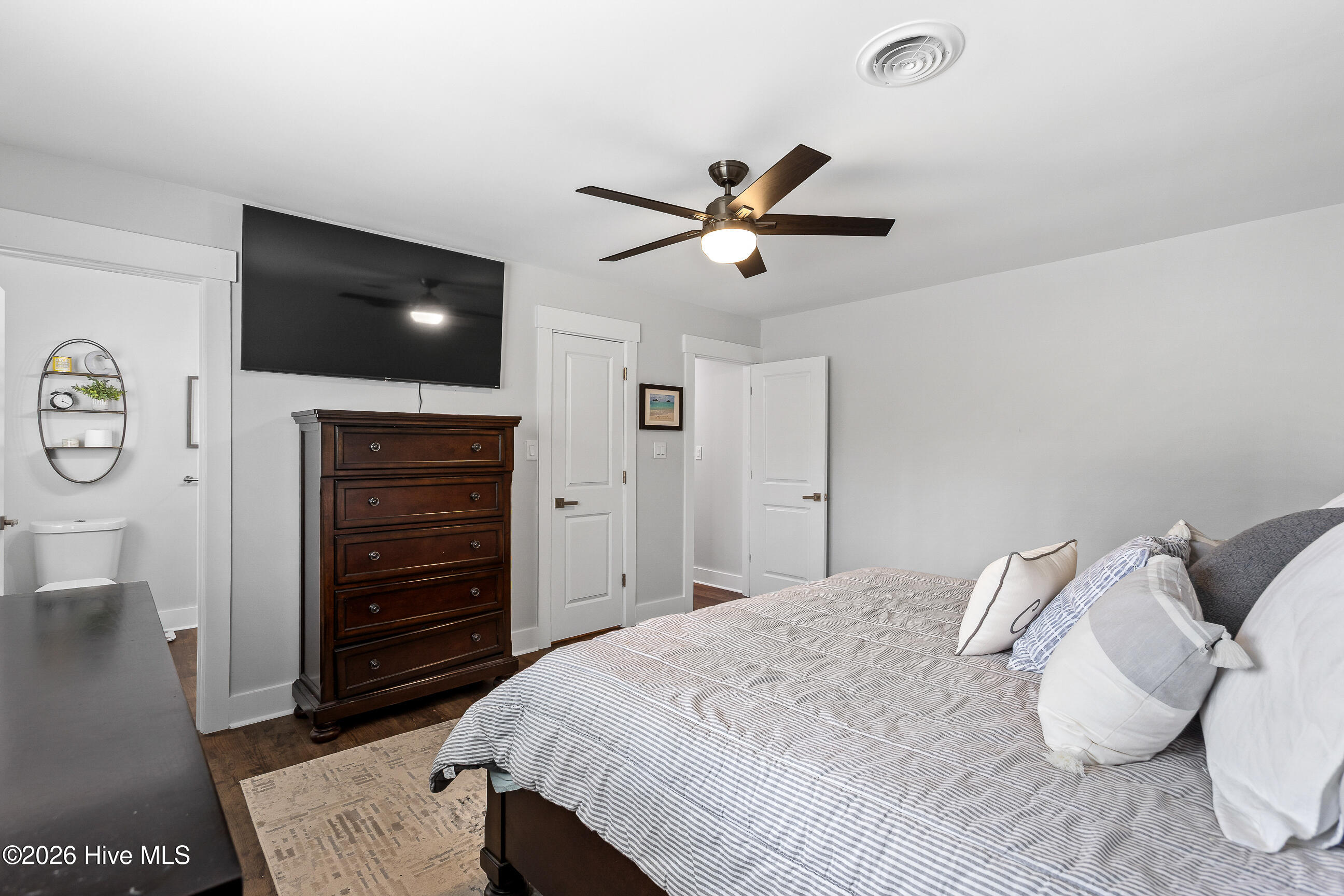 100559929 | Photo 18