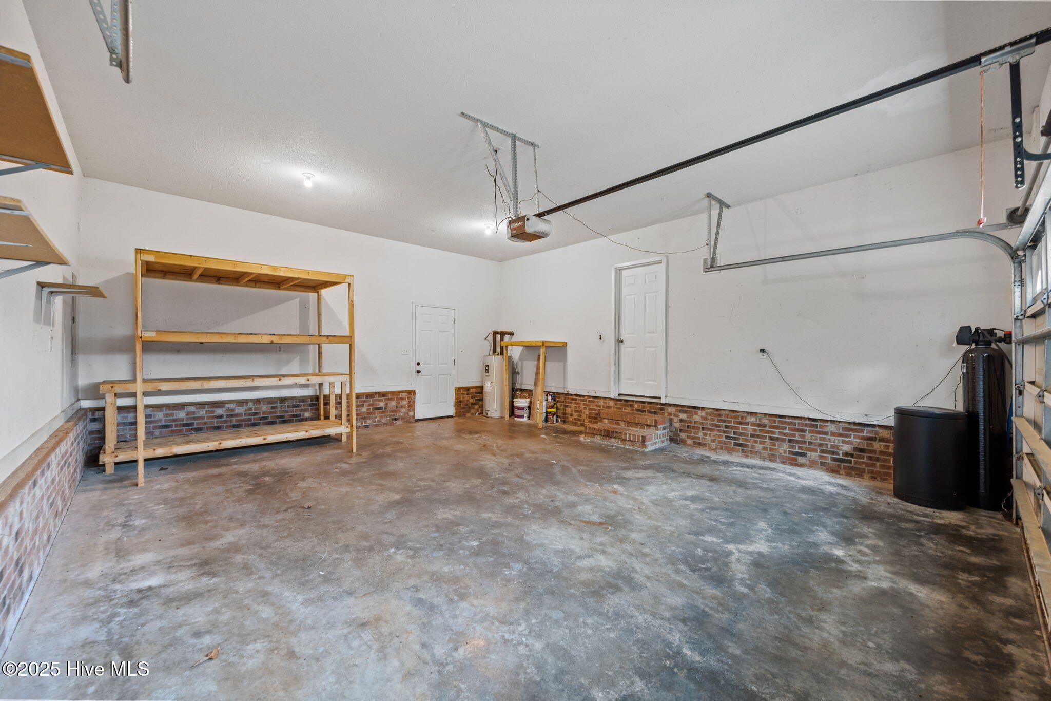 100565429 | Photo 27