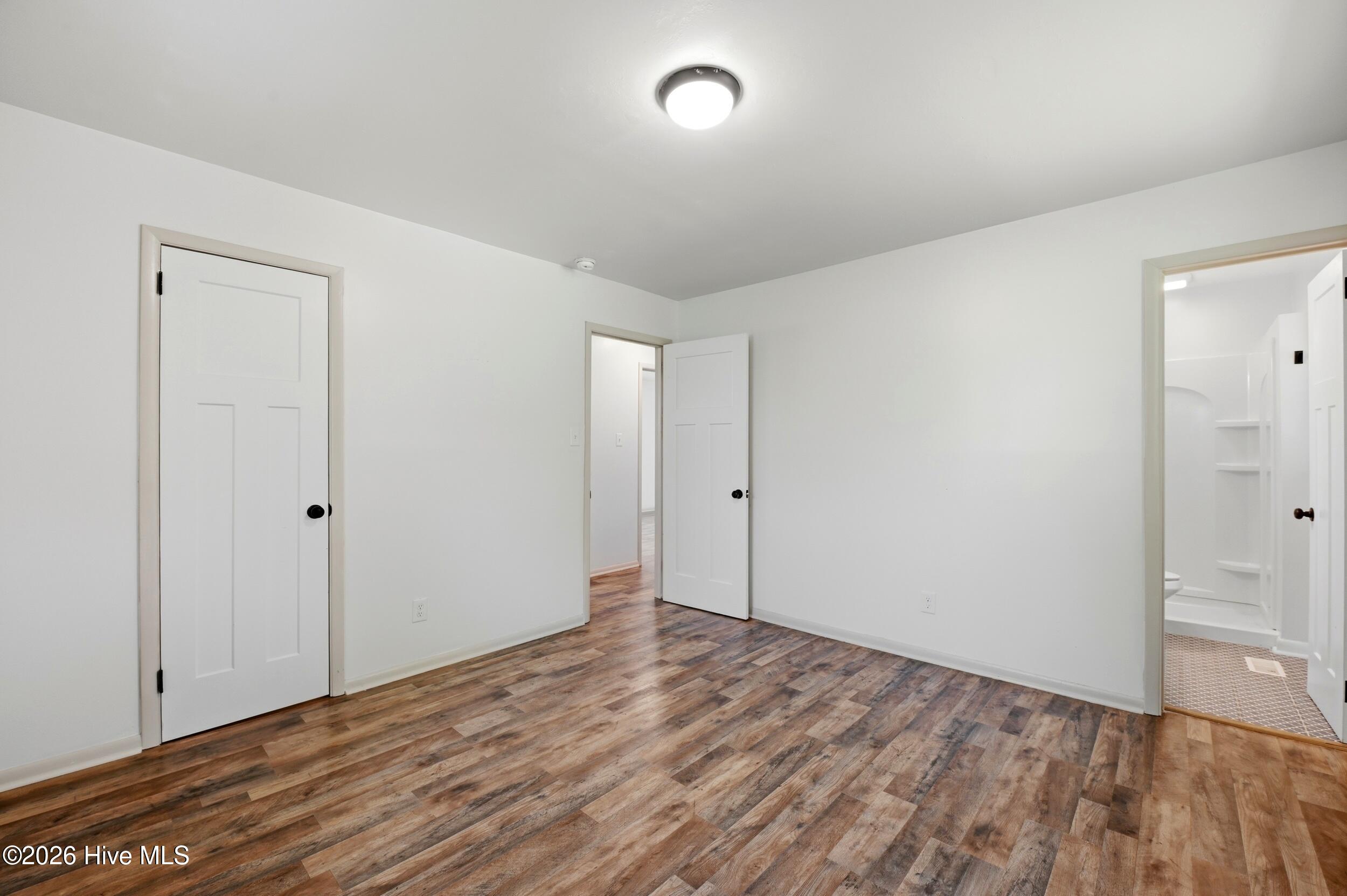 100566125 | Photo 21