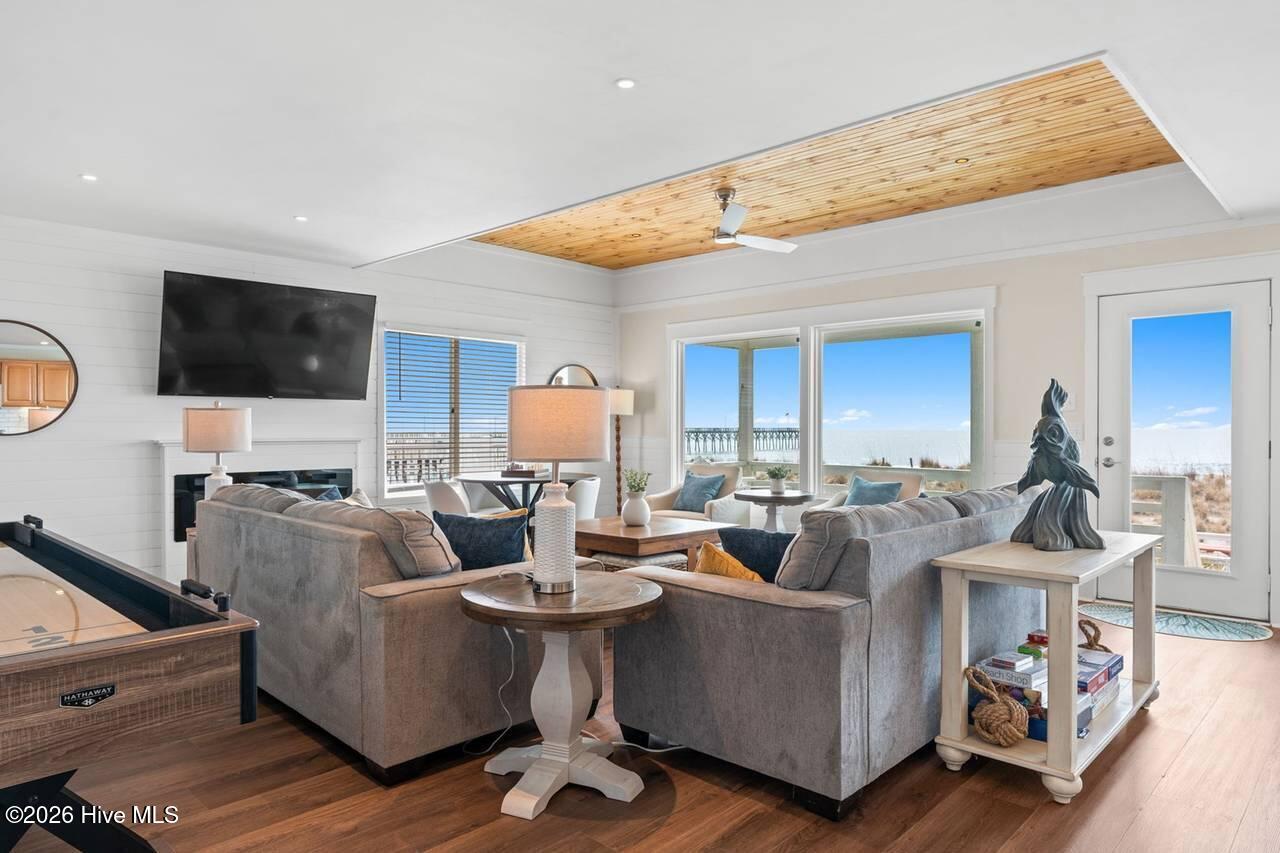 100556593 | Photo 18