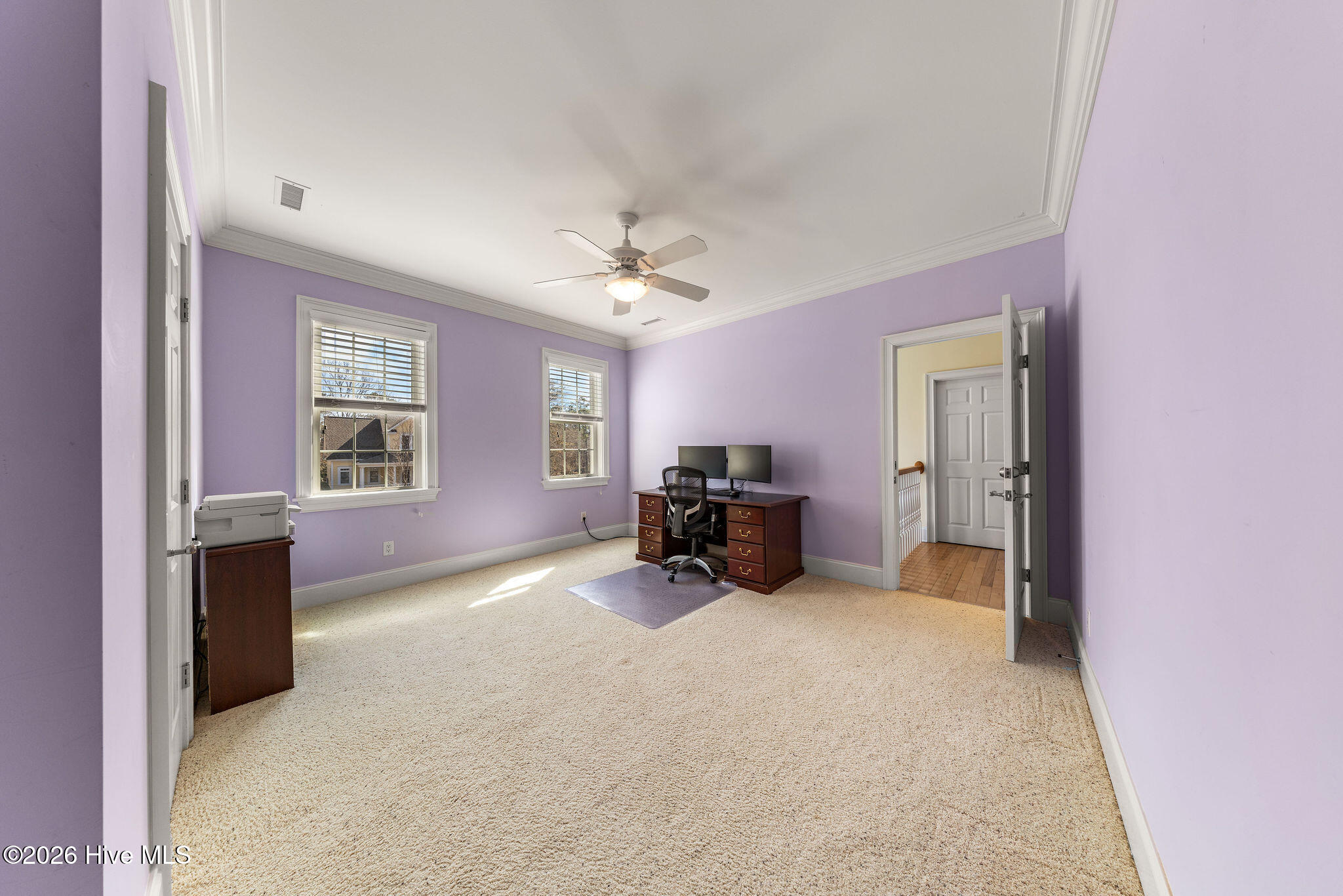 100557018 | Photo 50