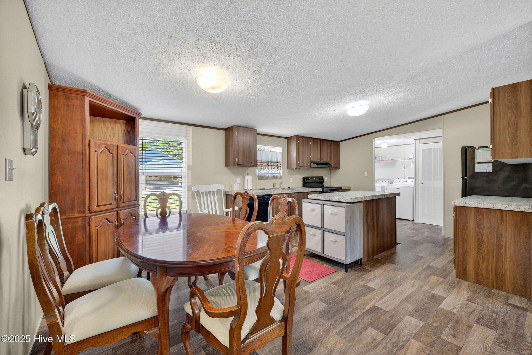 100537876 | Photo 18