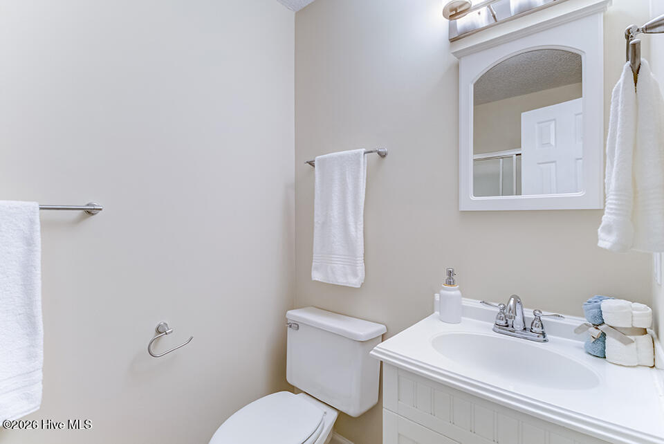 100565987 | Photo 29