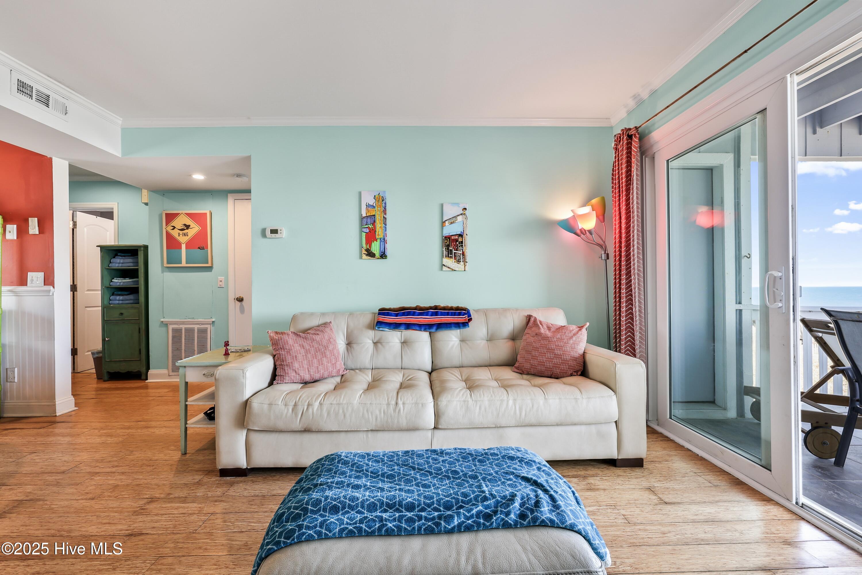 100497647 | Photo 12