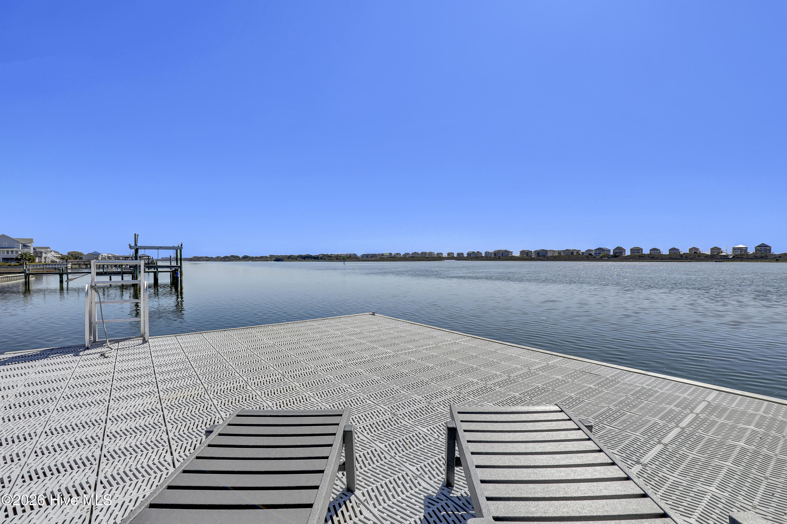 100562204 | Photo 50