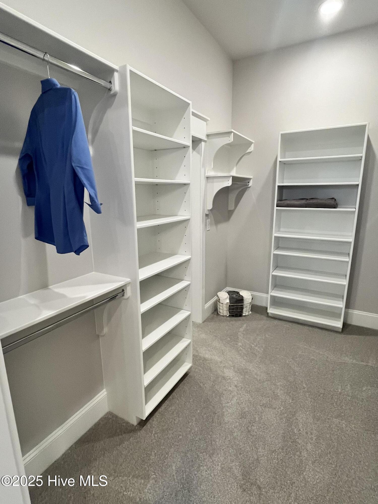 100478560 | Photo 30