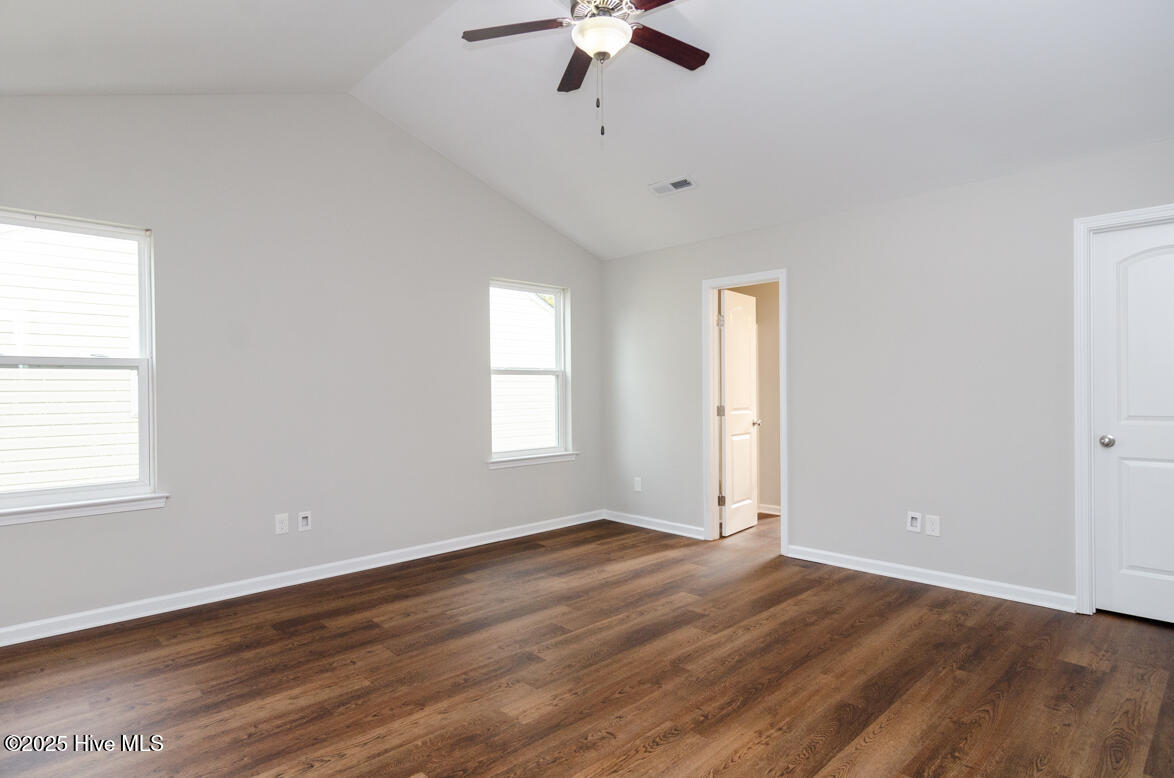 100497964 | Photo 14