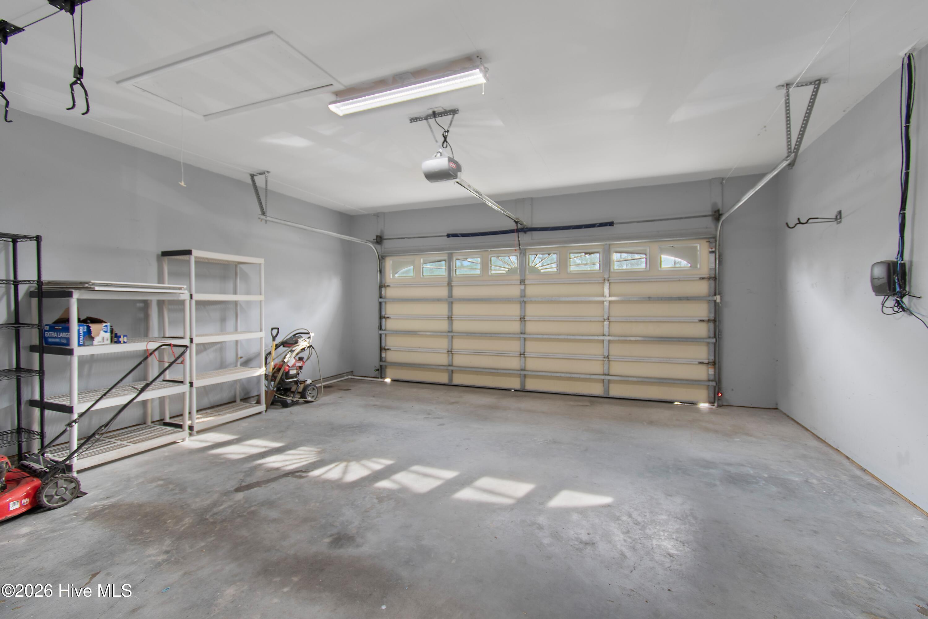 100562545 | Photo 37