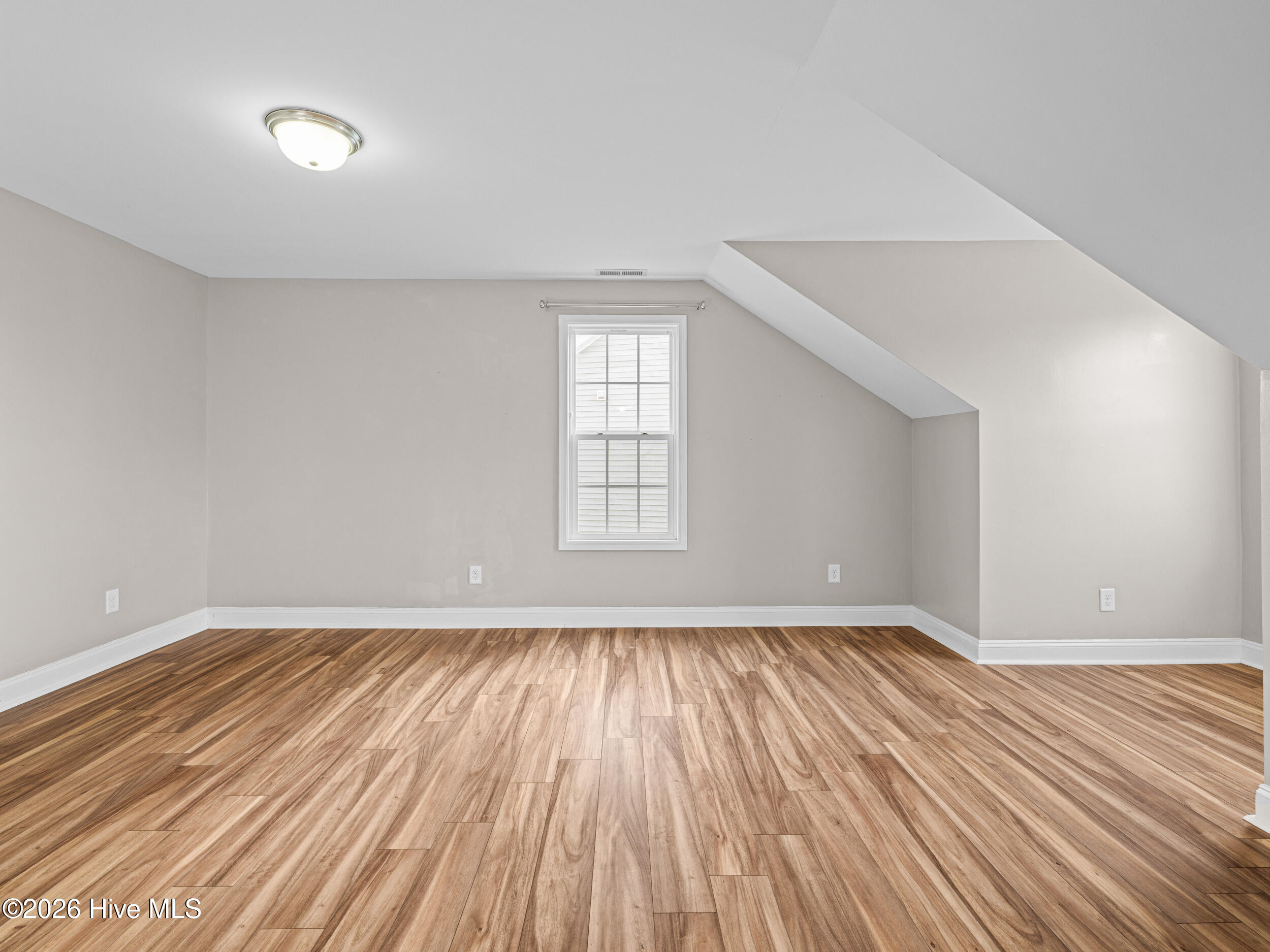 100547442 | Photo 42