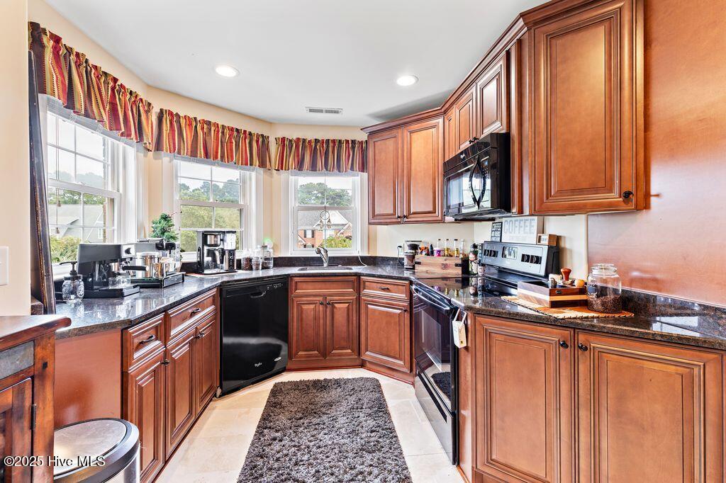 100547367 | Photo 34