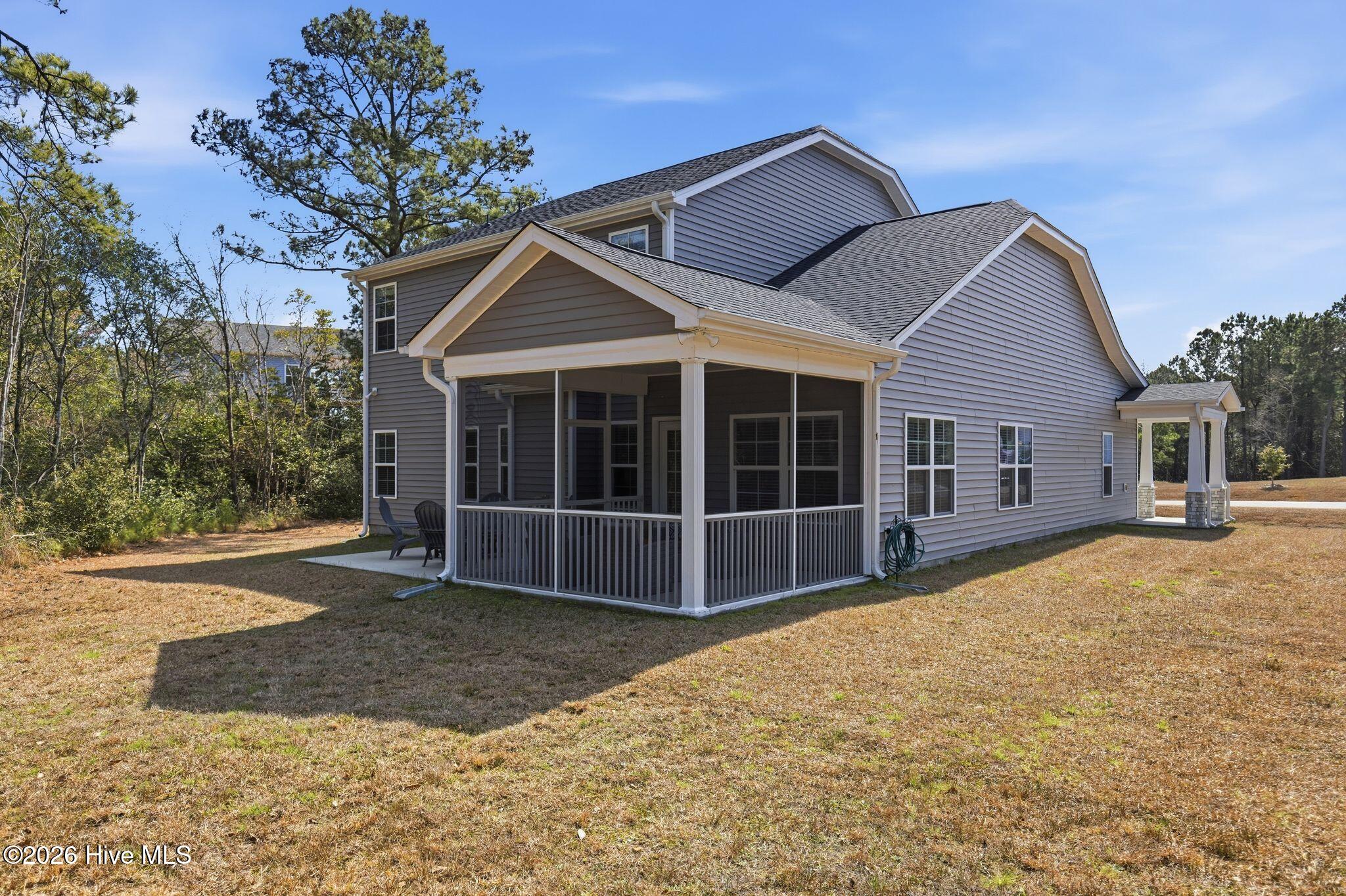 100558926 | Photo 51