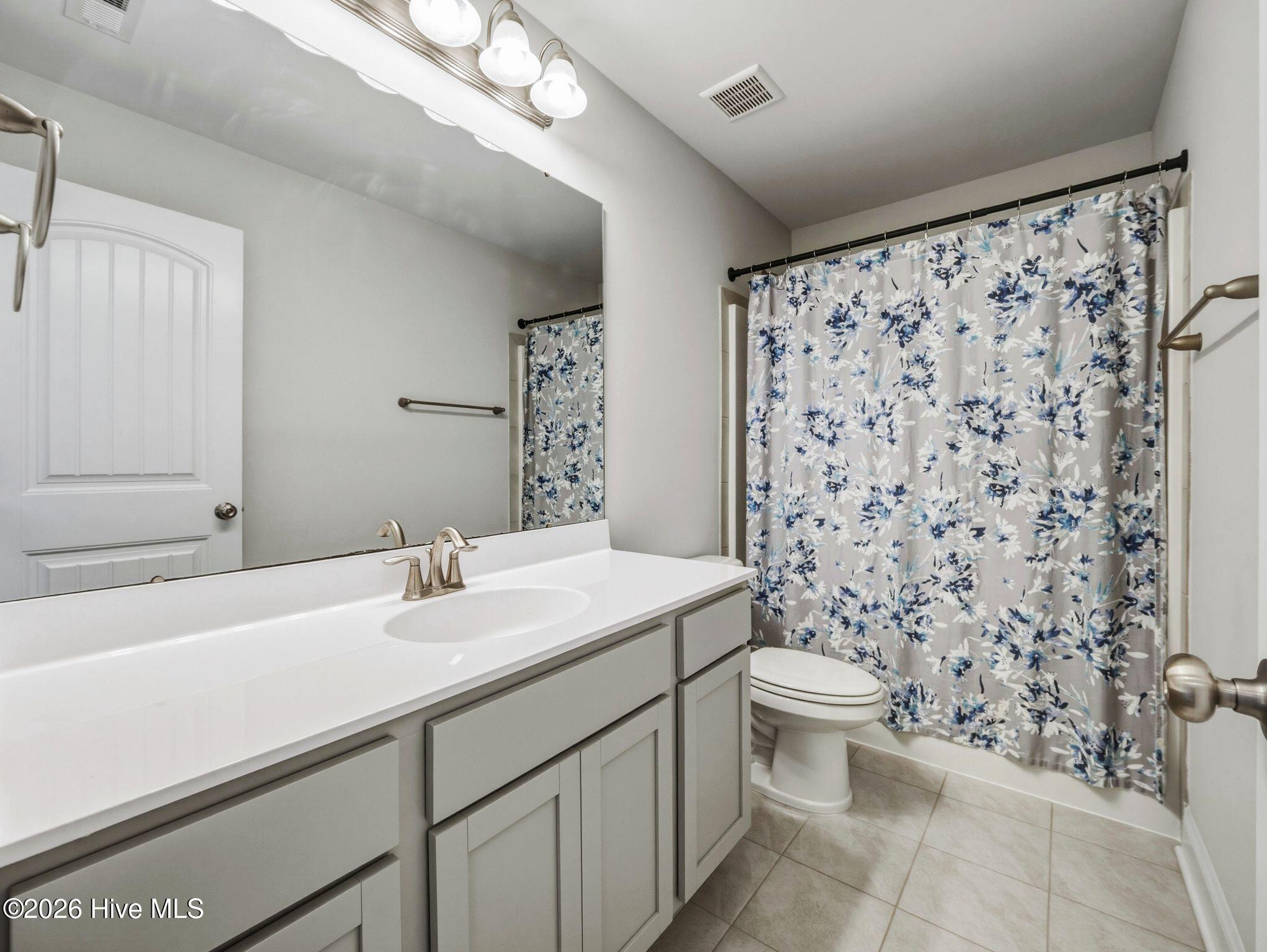 100570227 | Photo 39