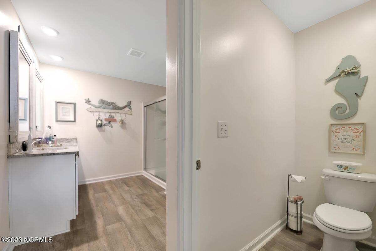 100522221 | Photo 17