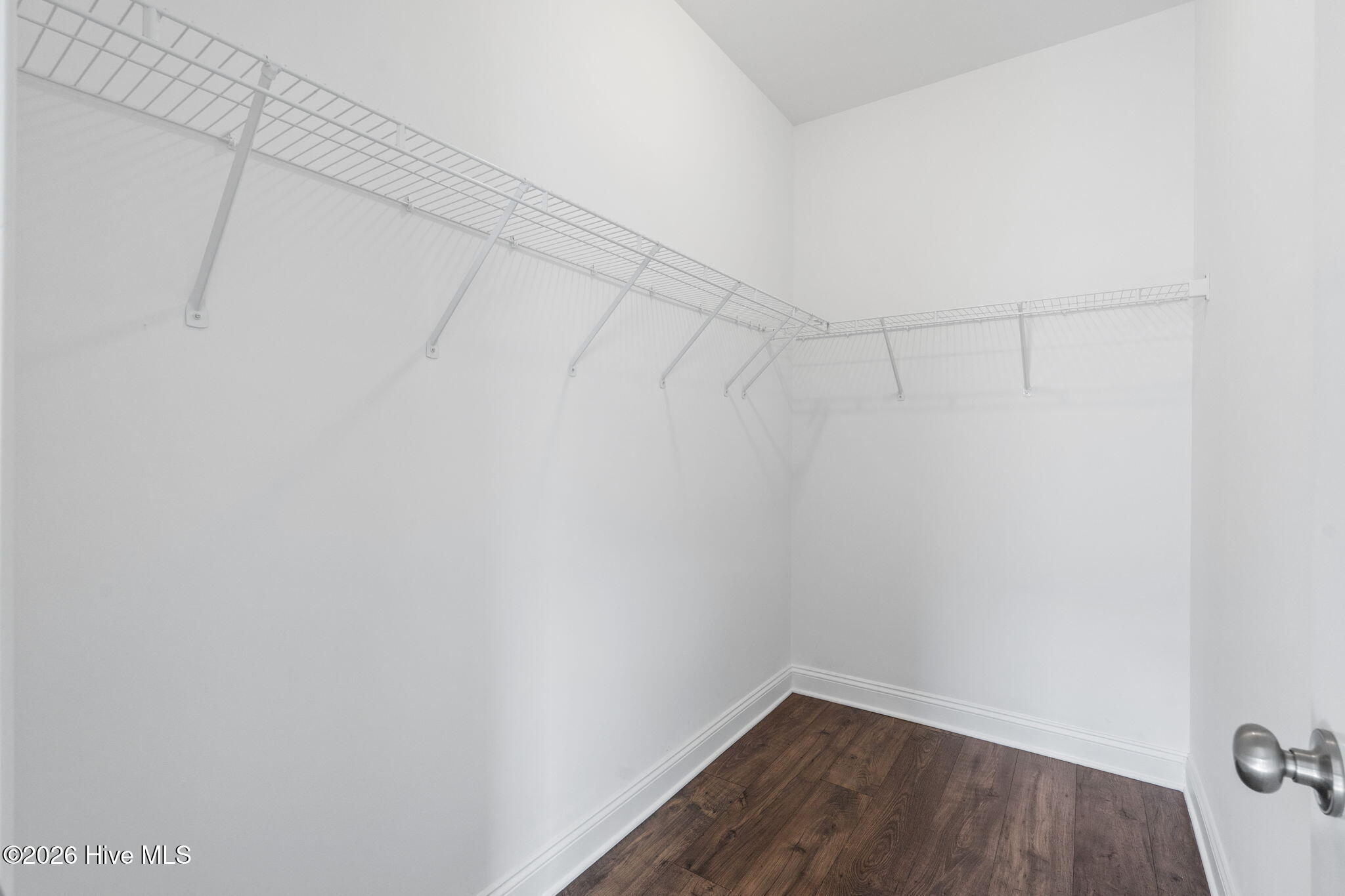 100540133 | Photo 14