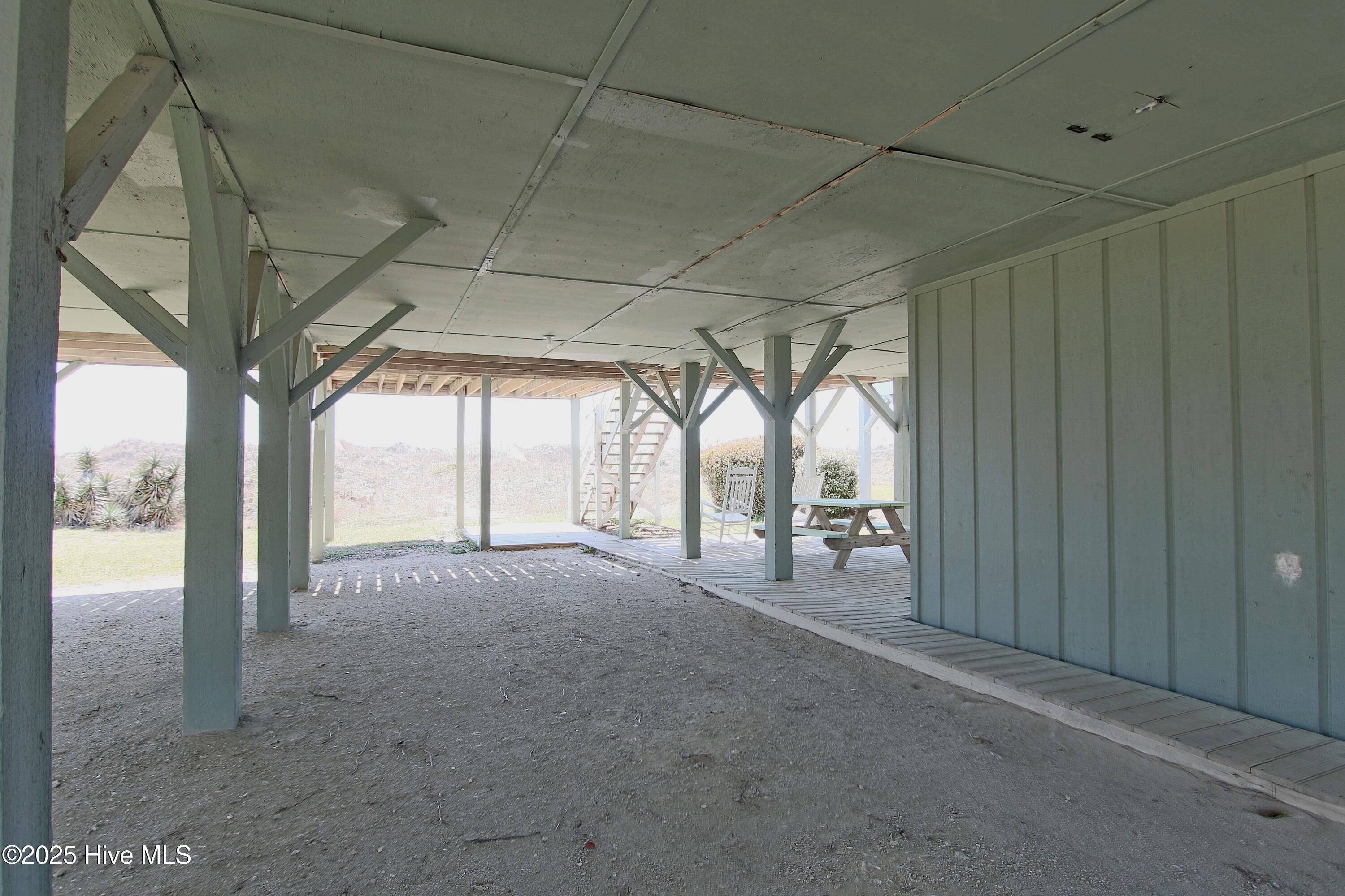 100503699 | Photo 46