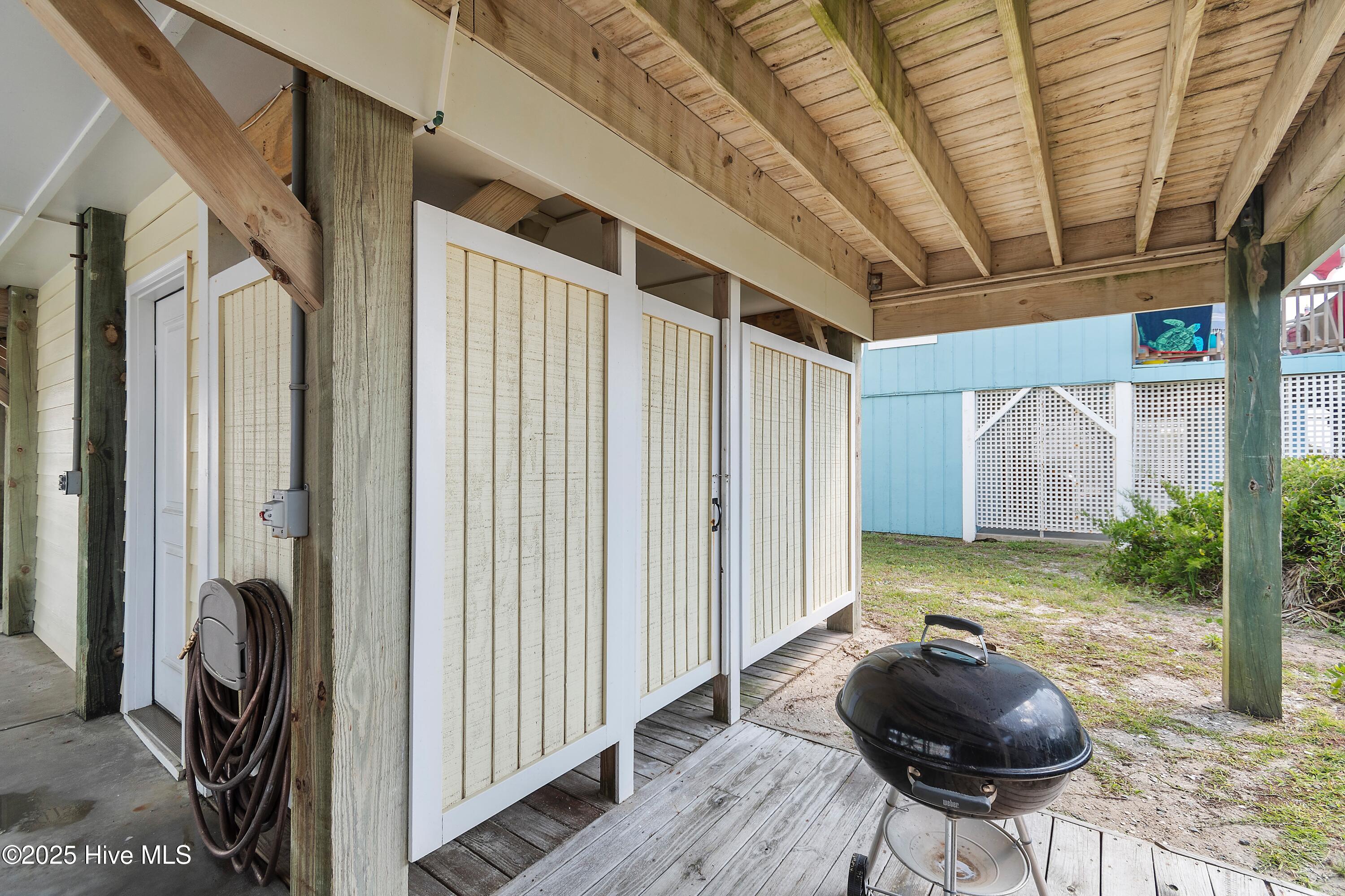 100535231 | Photo 83