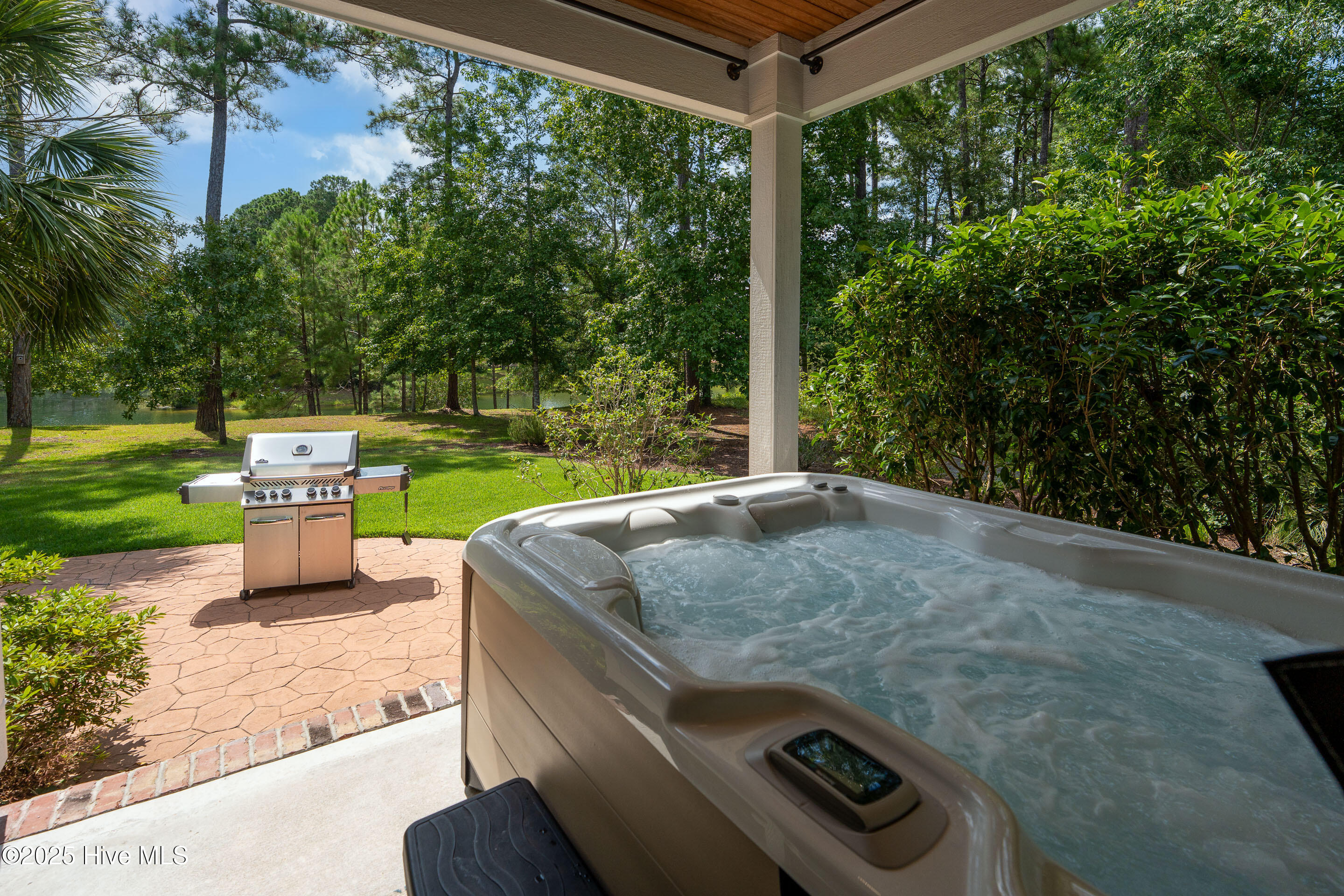 100522220 | Photo 58