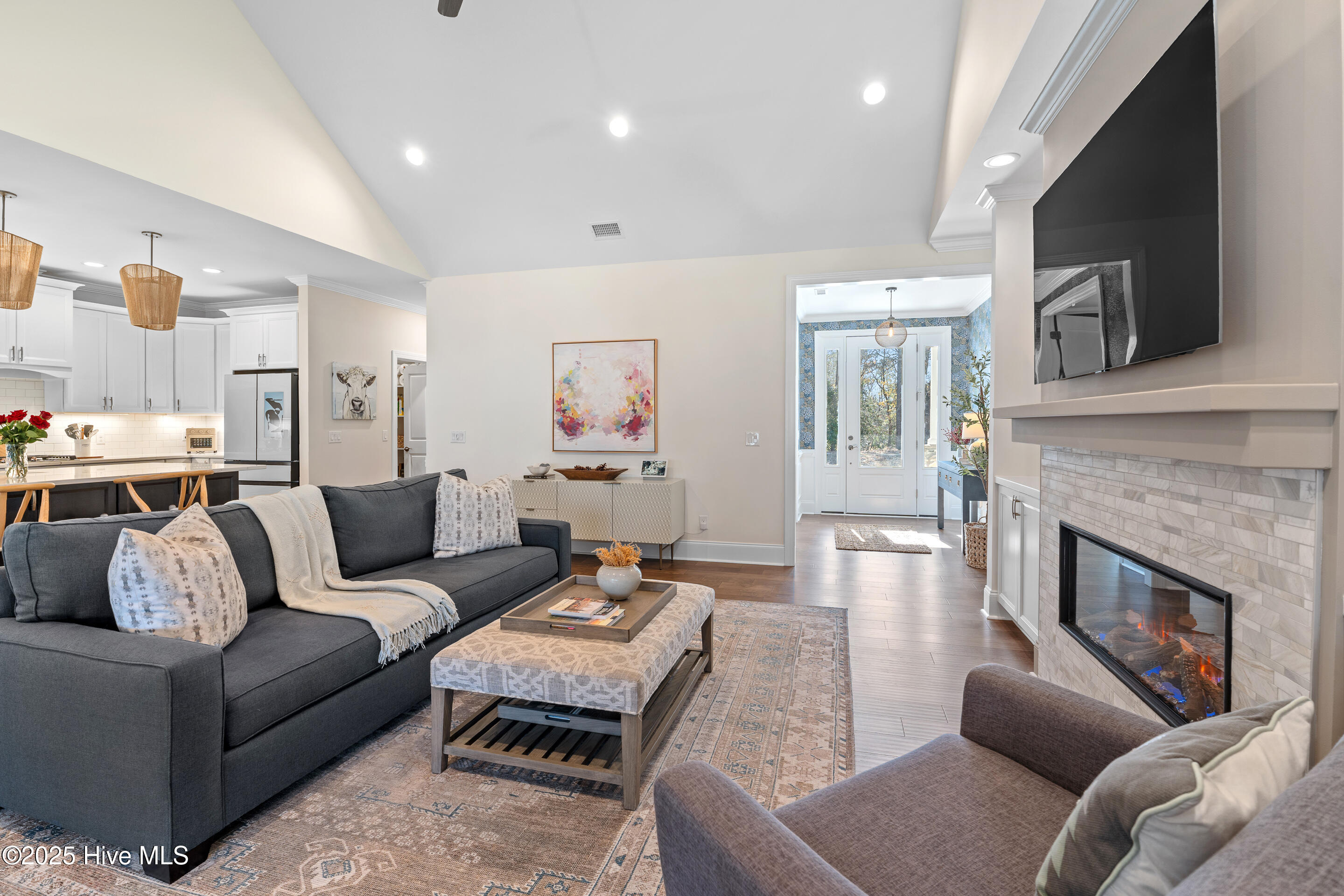 100545902 | Photo 58