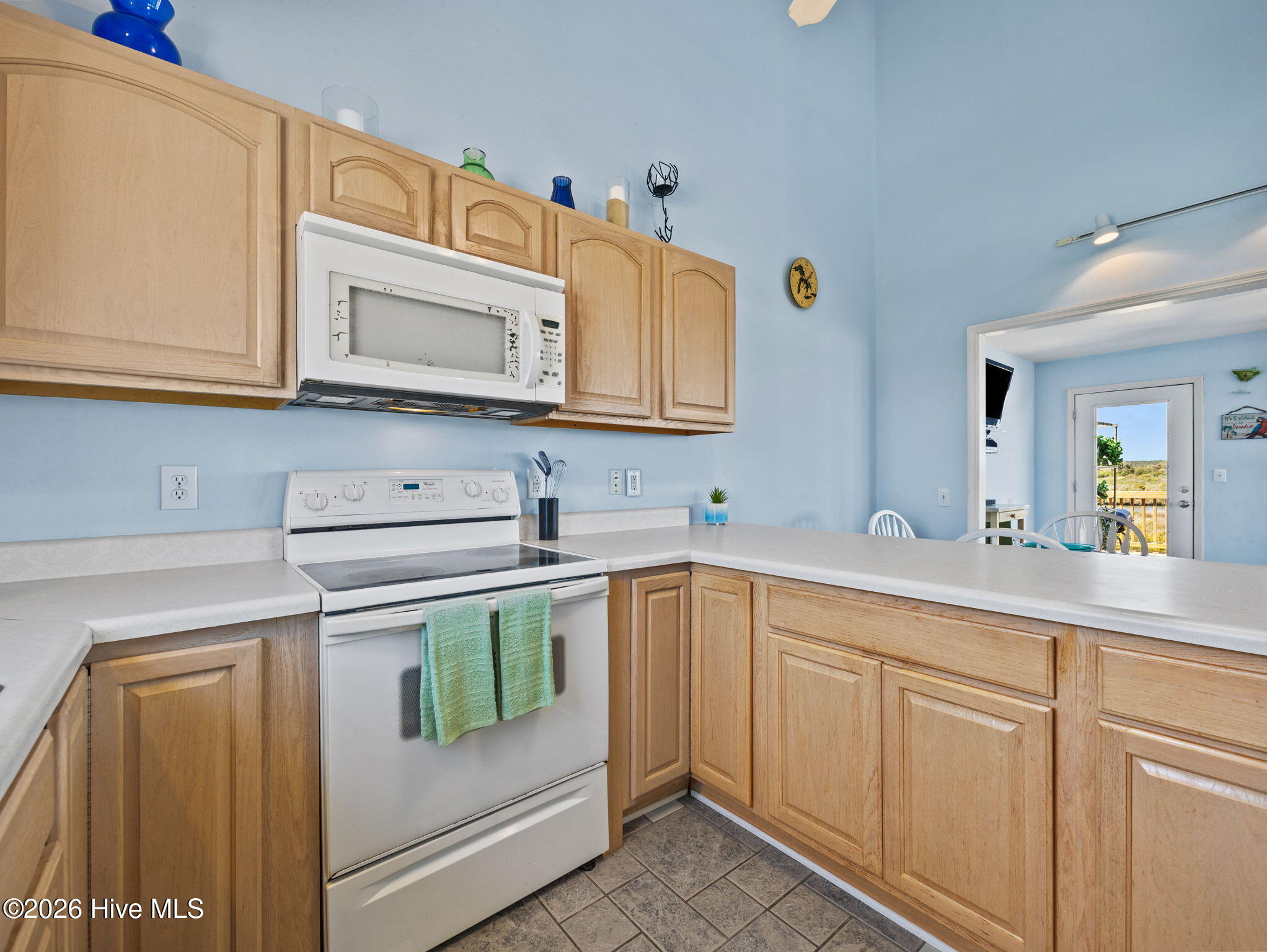 100564989 | Photo 10