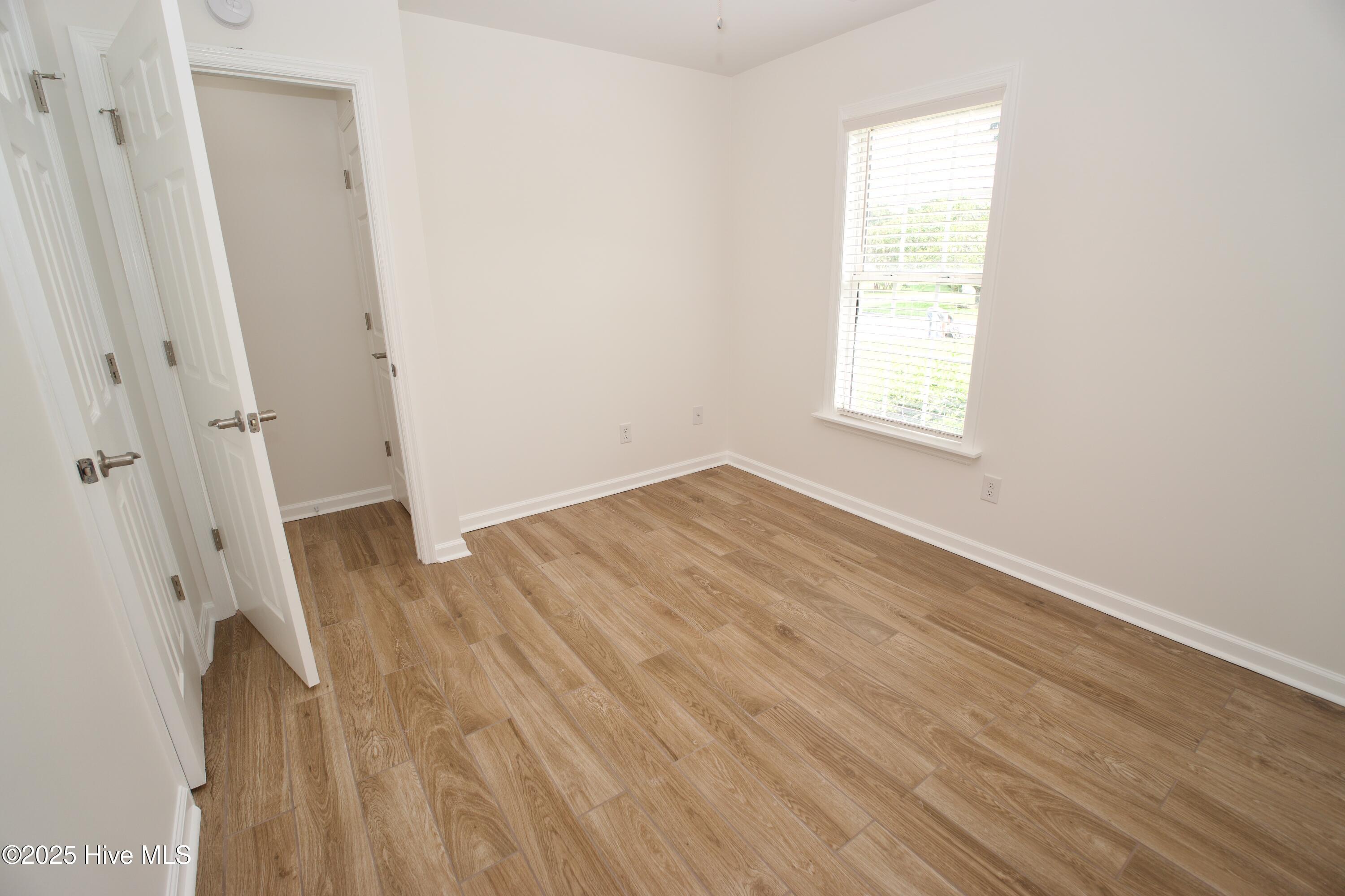 100527332 | Photo 27