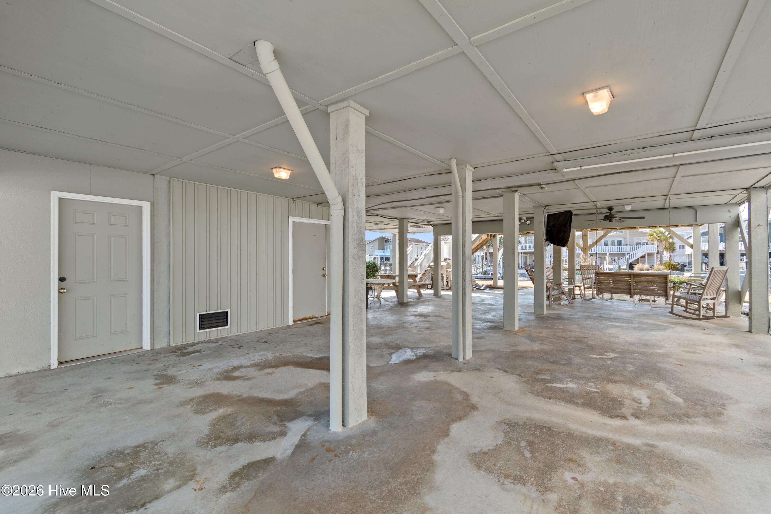 100553939 | Photo 39