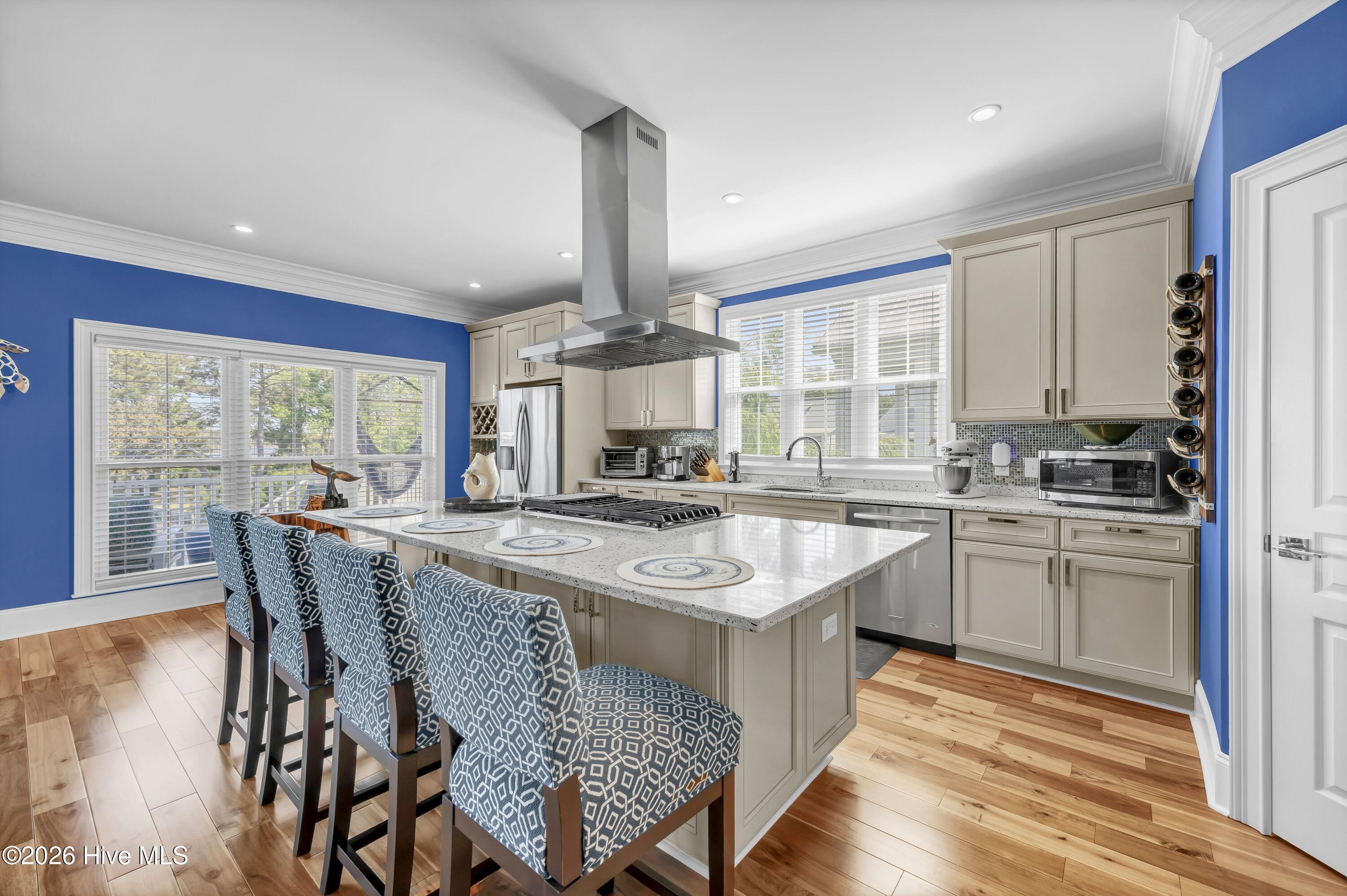 100569369 | Photo 16