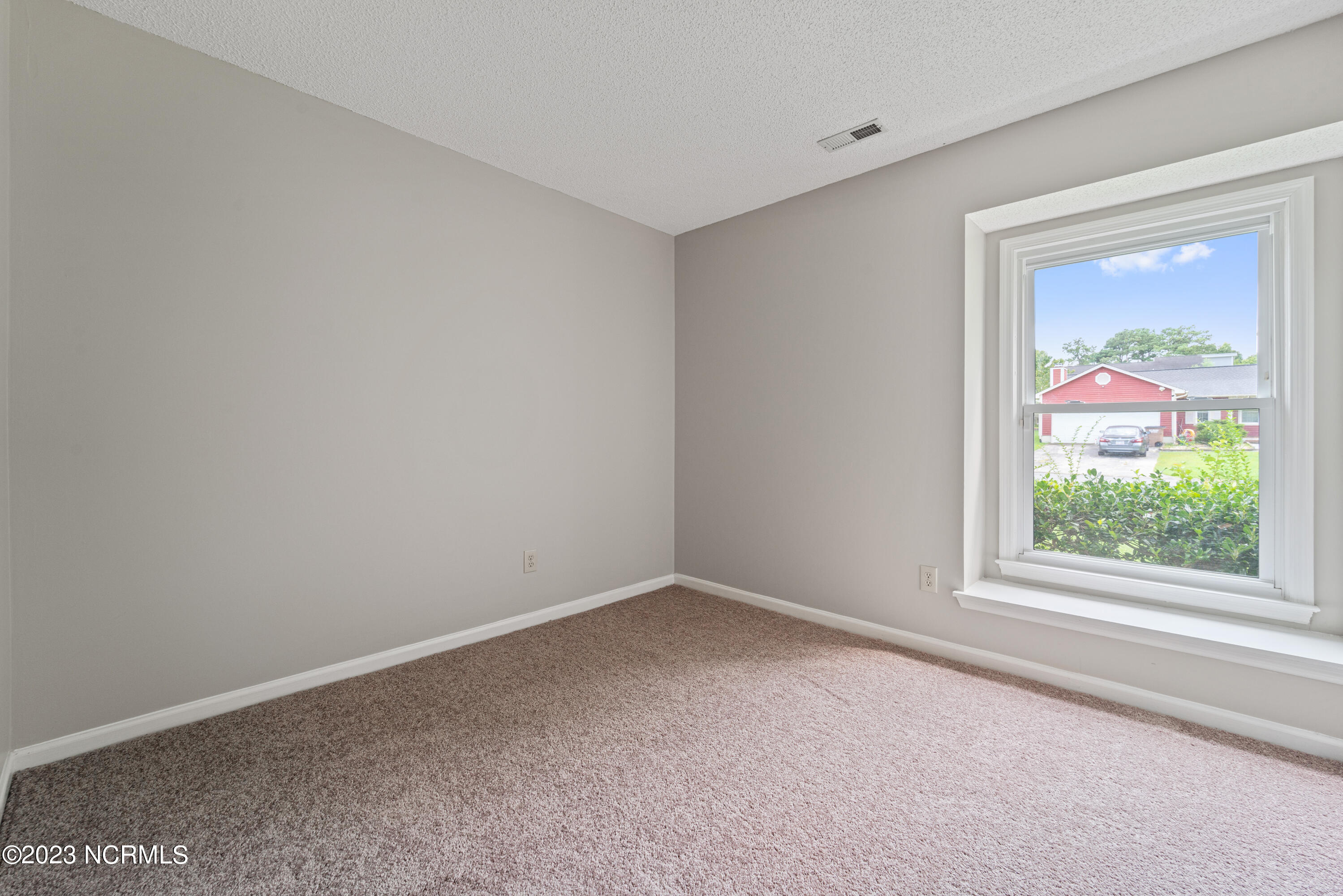 2666 Idlebrook Circle,Midway Park