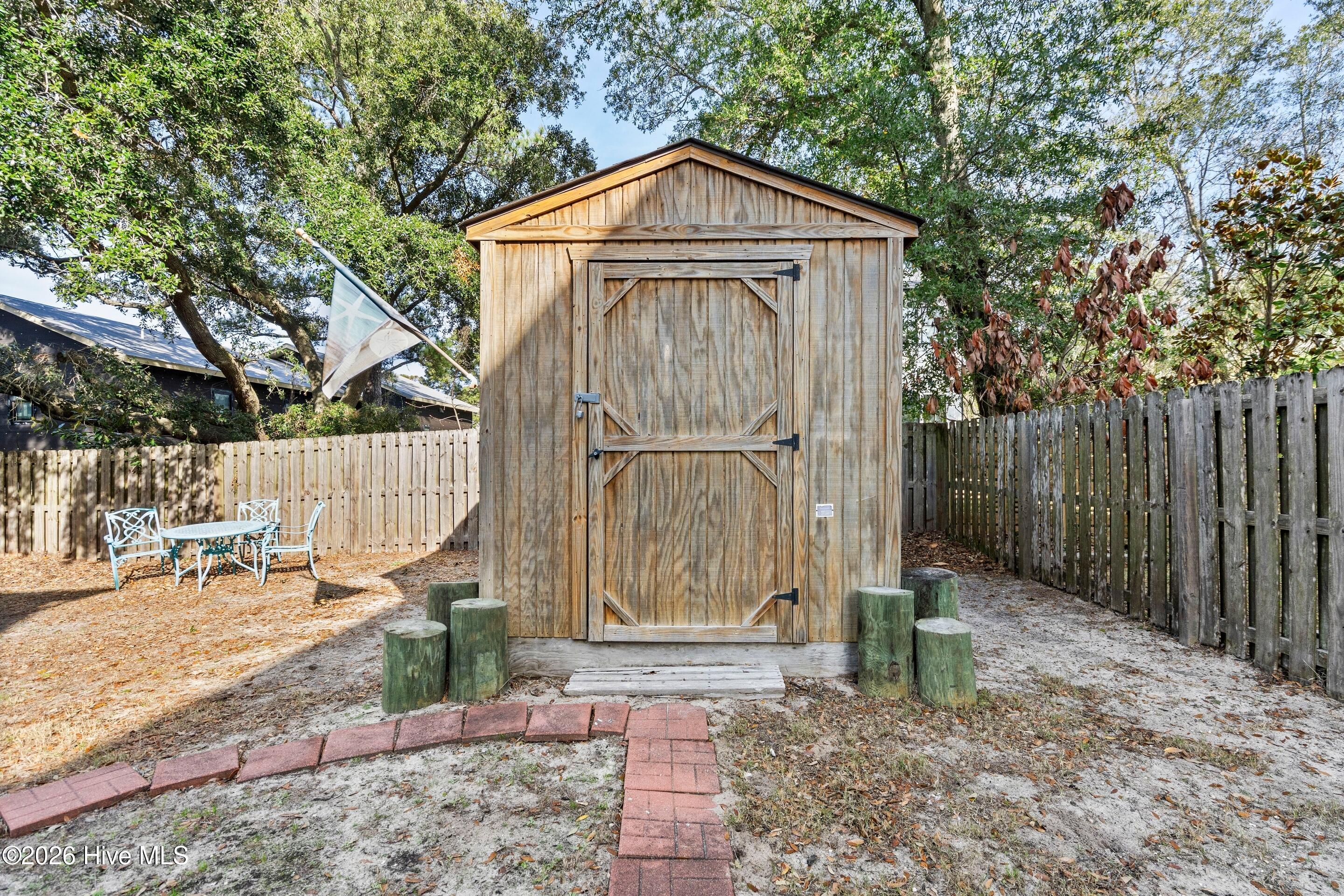 100549169 | Photo 51