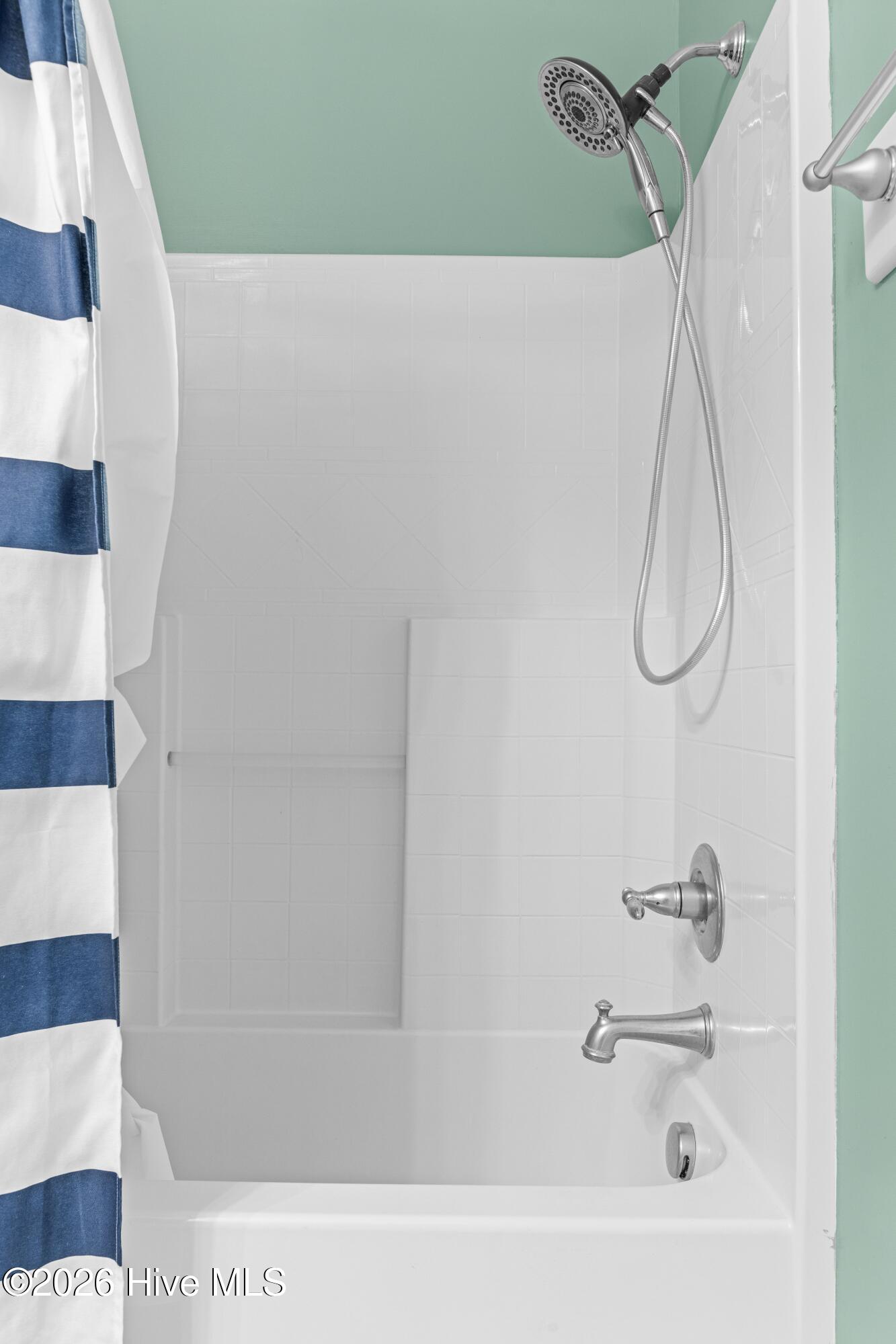 100550926 | Photo 26