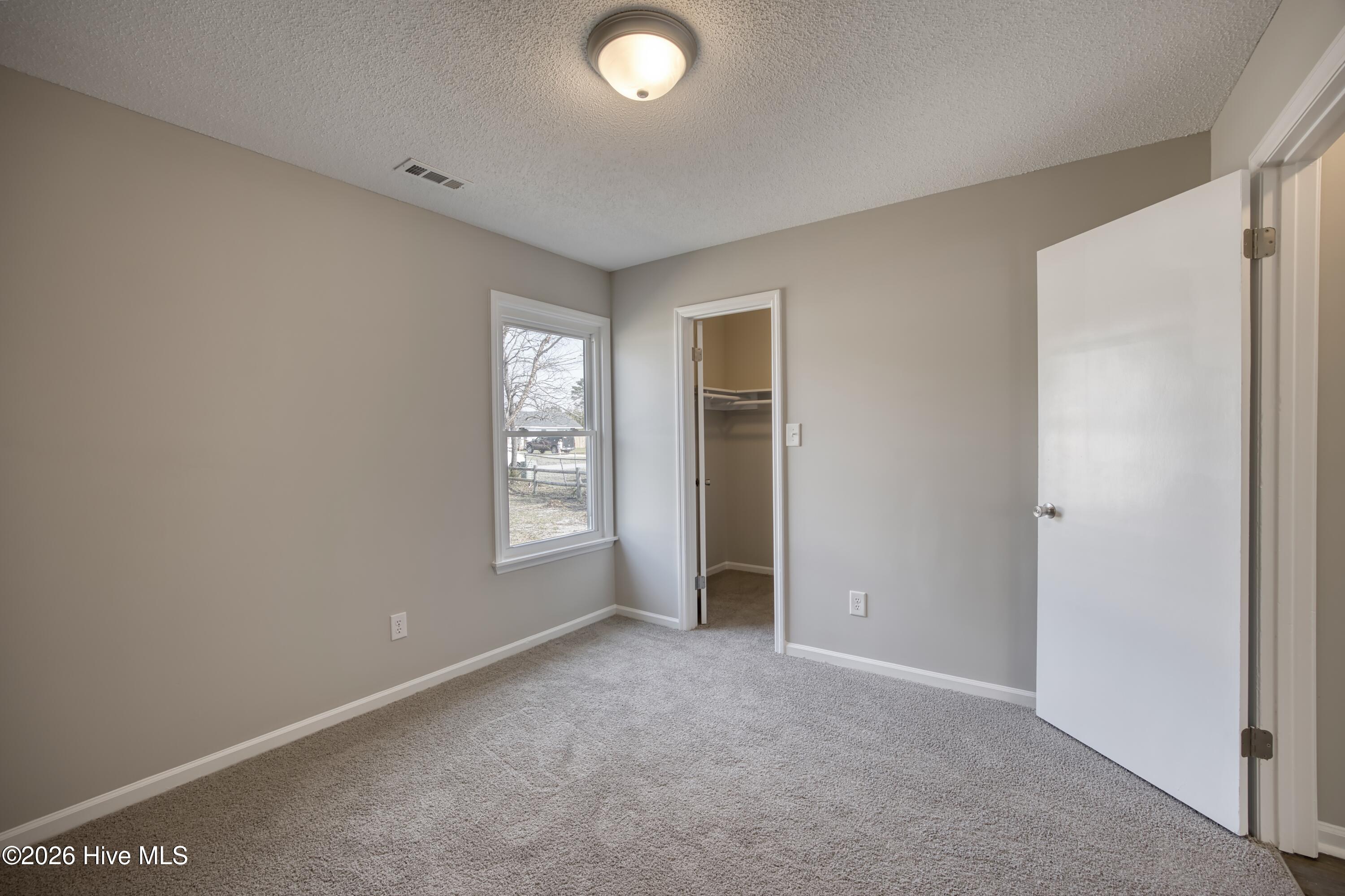 100561952 | Photo 18