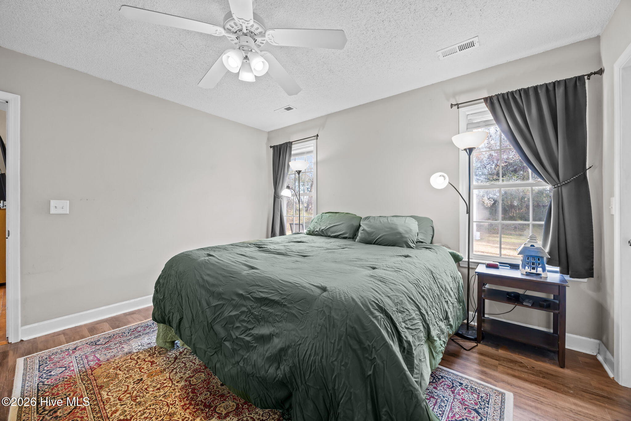 100550840 | Photo 26