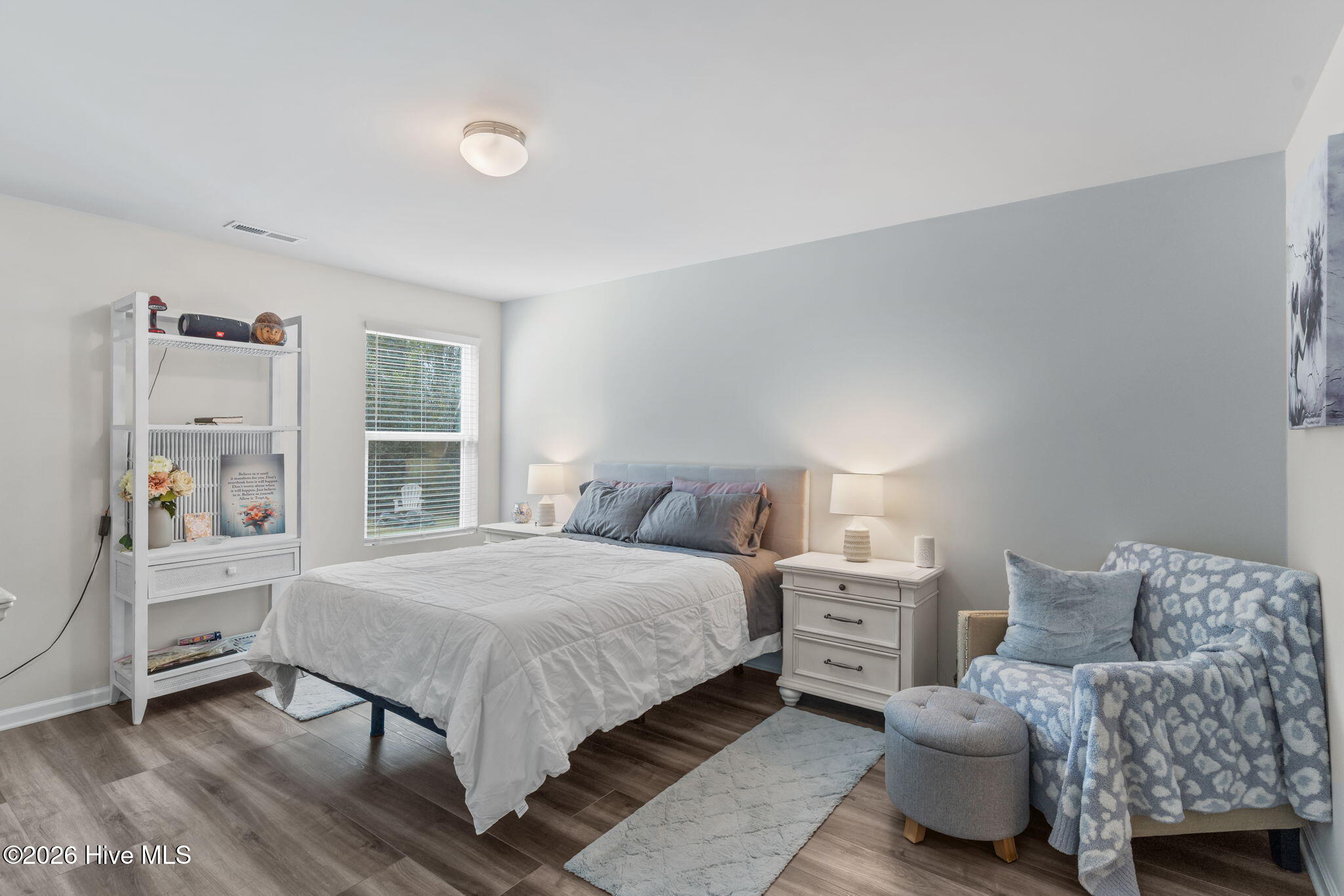 100561212 | Photo 23