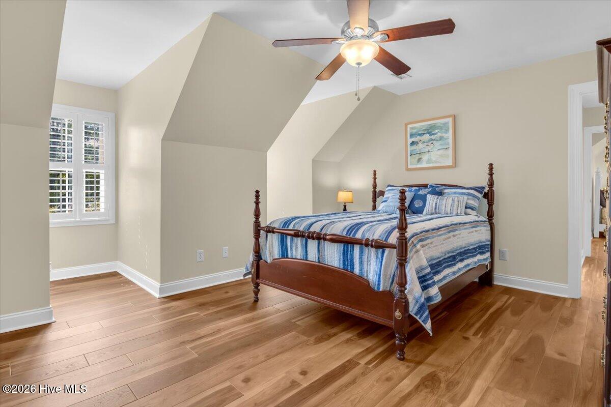 100567087 | Photo 66