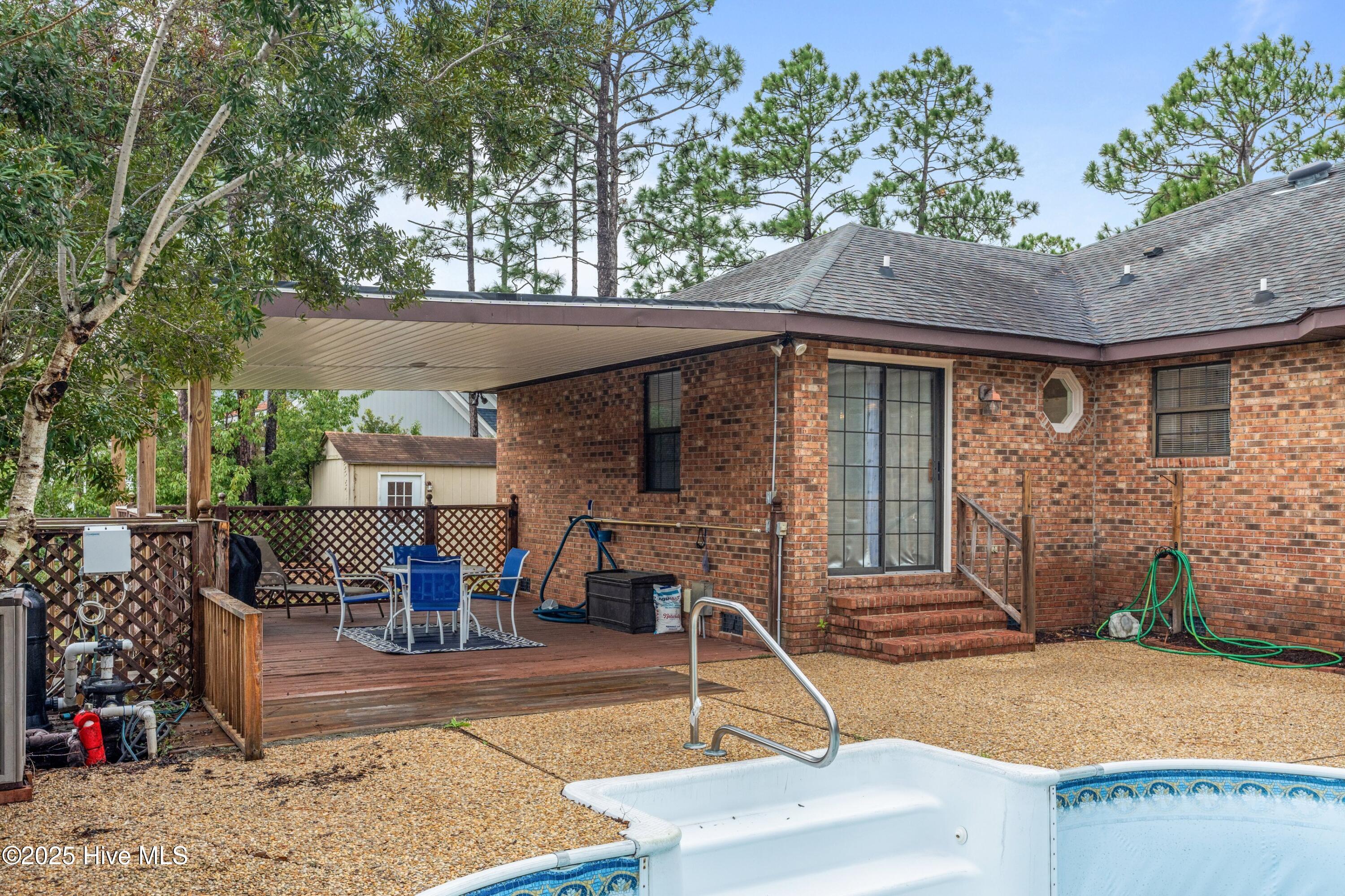 100536275 | Photo 44