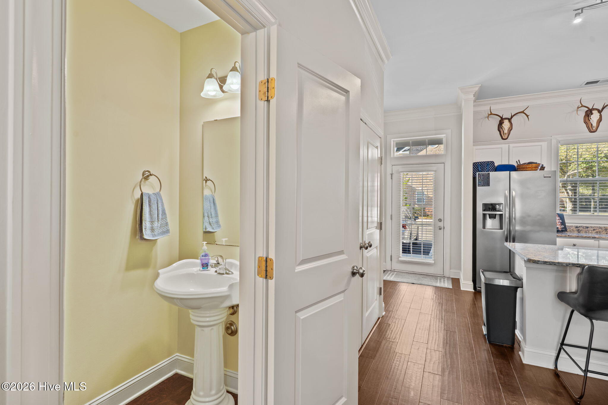 100561470 | Photo 15