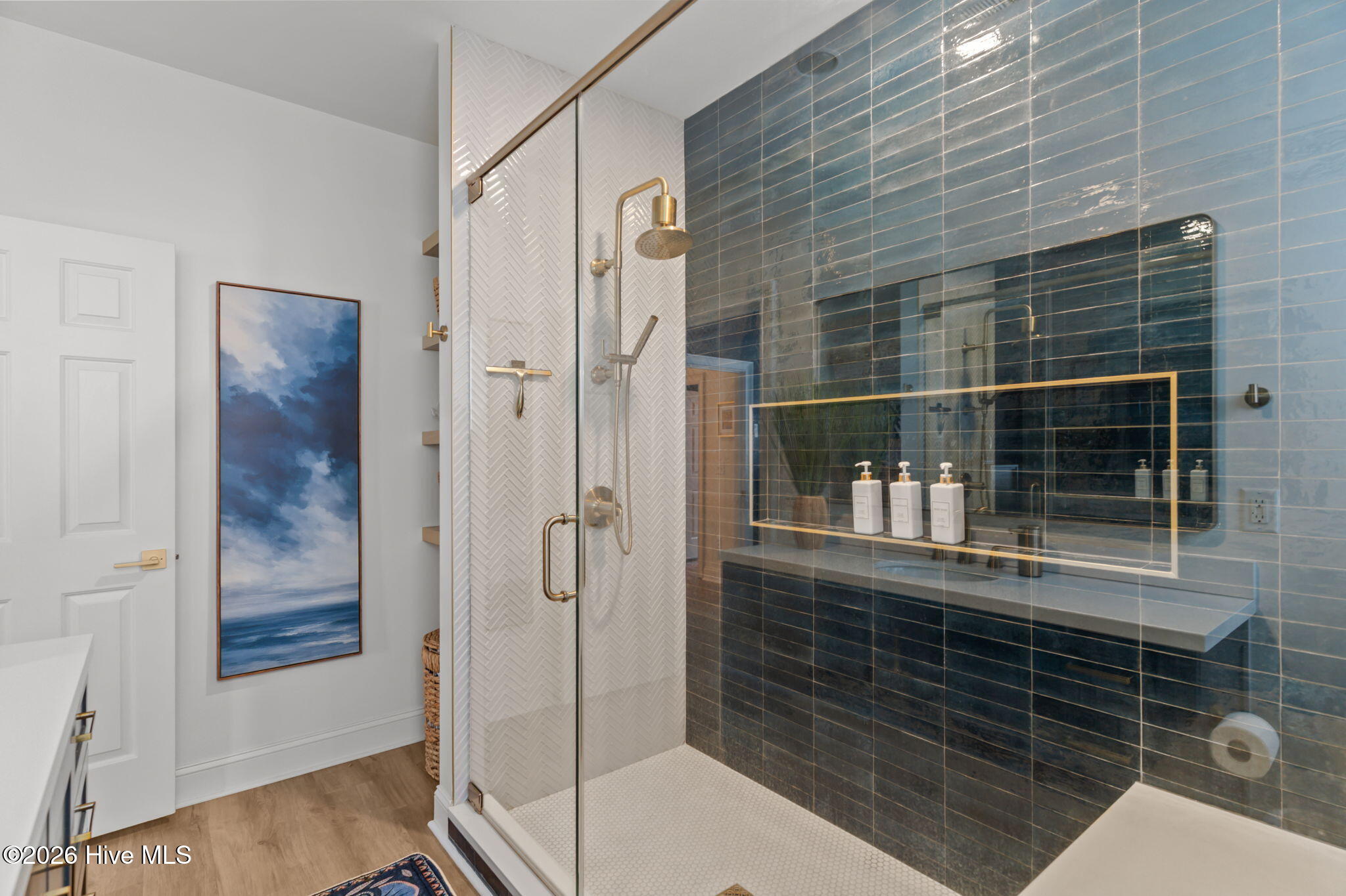 100557264 | Photo 29