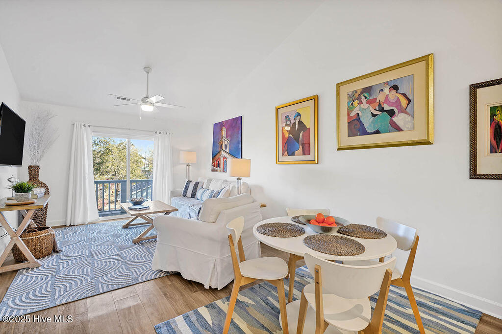 100529872 | Photo 14